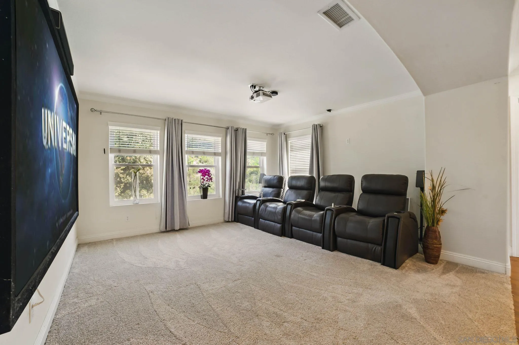 https://cdn.realtyfeed.com/cdn/127/250023963/dab289cdbc3eede1f7207e291d5ec113.webp