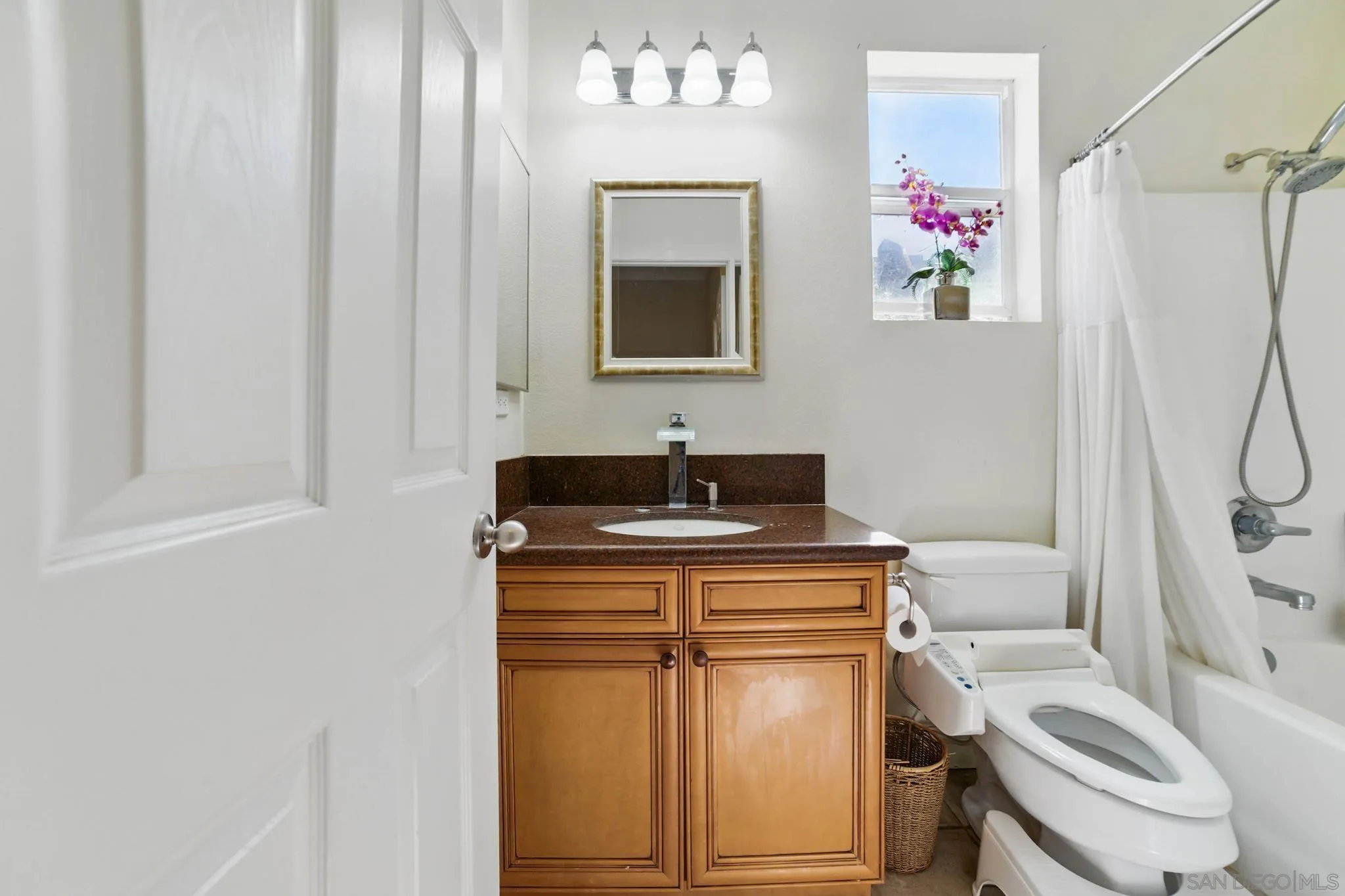 https://cdn.realtyfeed.com/cdn/127/250023963/dcb57d0a306996971747e68cf456ebfb.webp