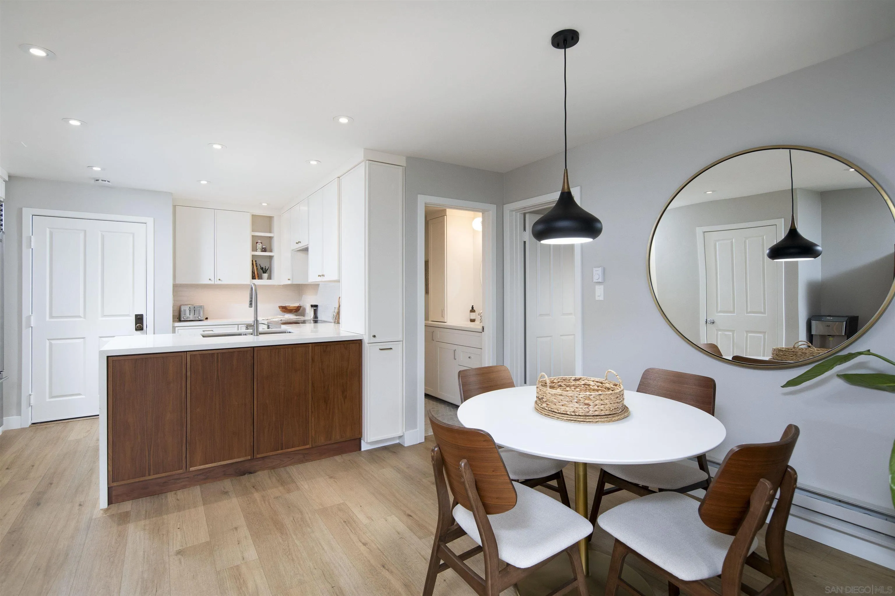 Photo #4: 250023984 Listing 