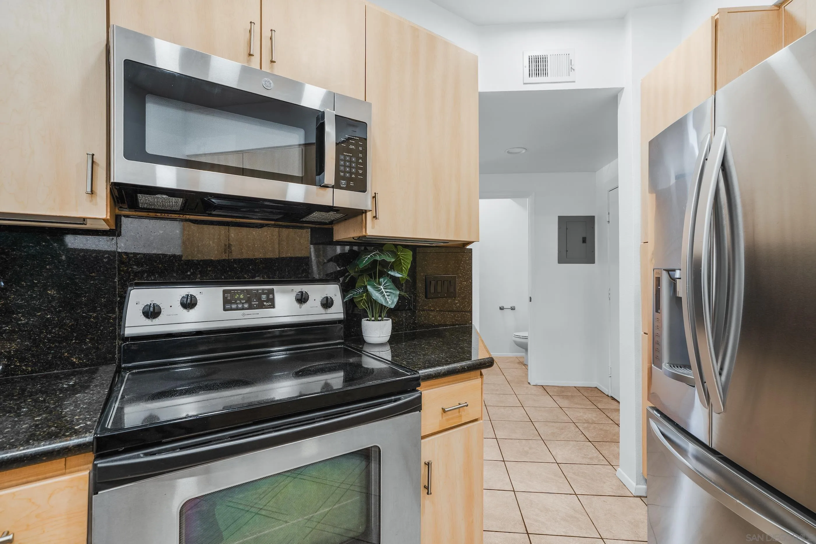 Photo #5: 250023989 Listing 