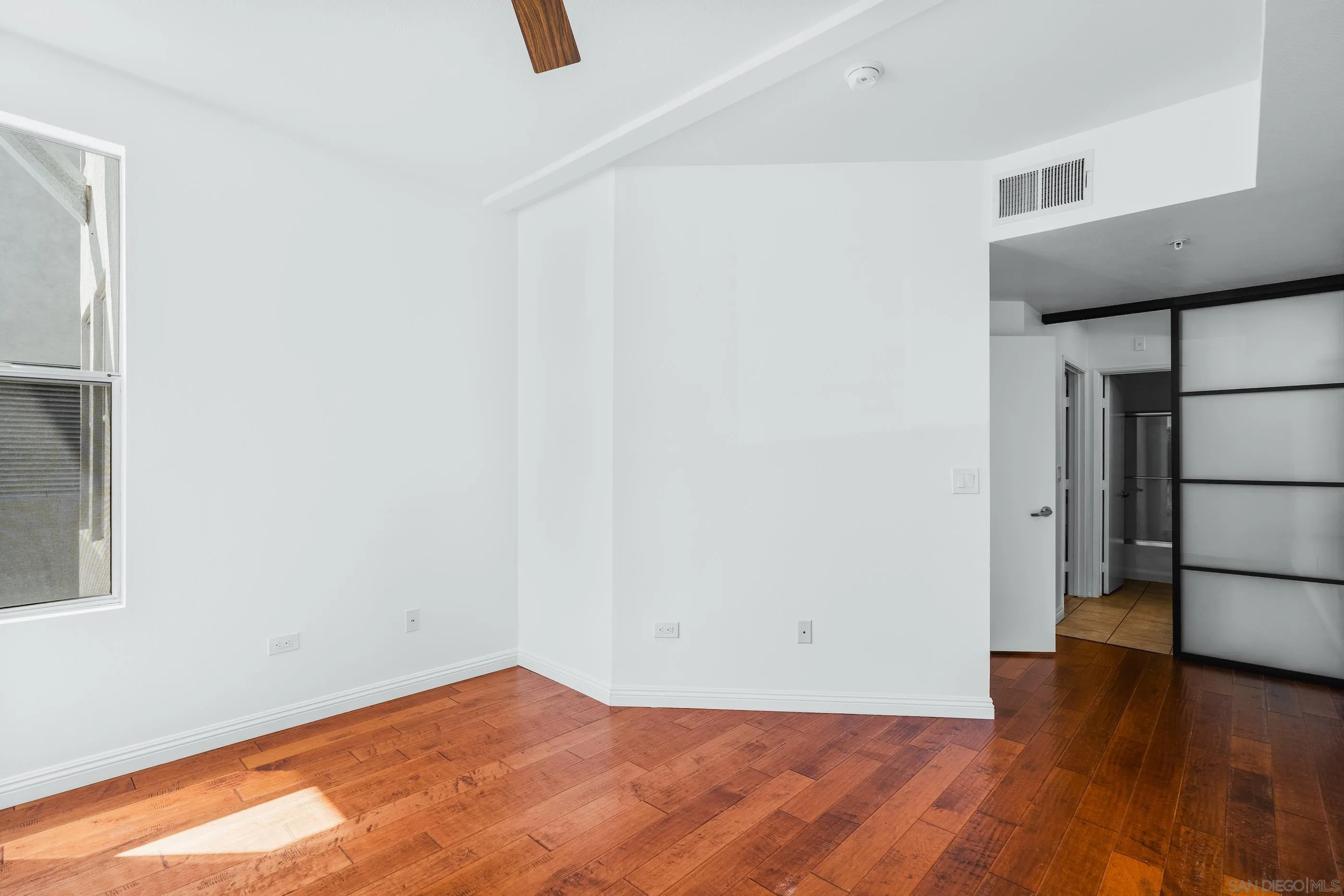 Photo #22: 250023989 Listing: Photo #22