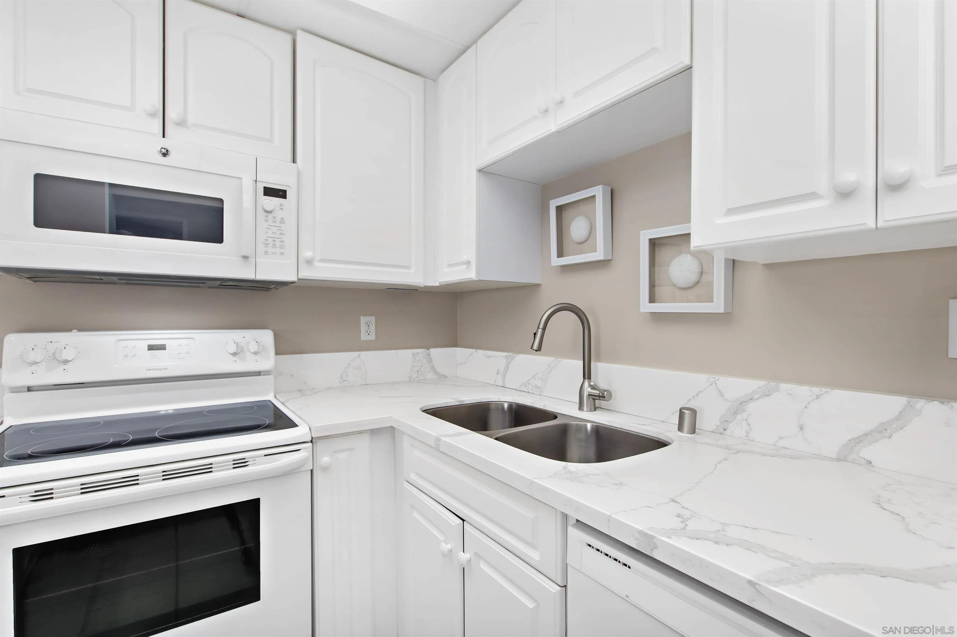 Photo #10: 250023996 Listing: Photo #10