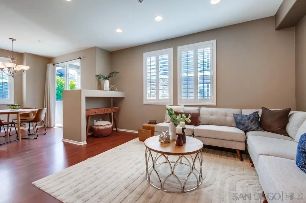 Photo #3: 250024032 Listing 