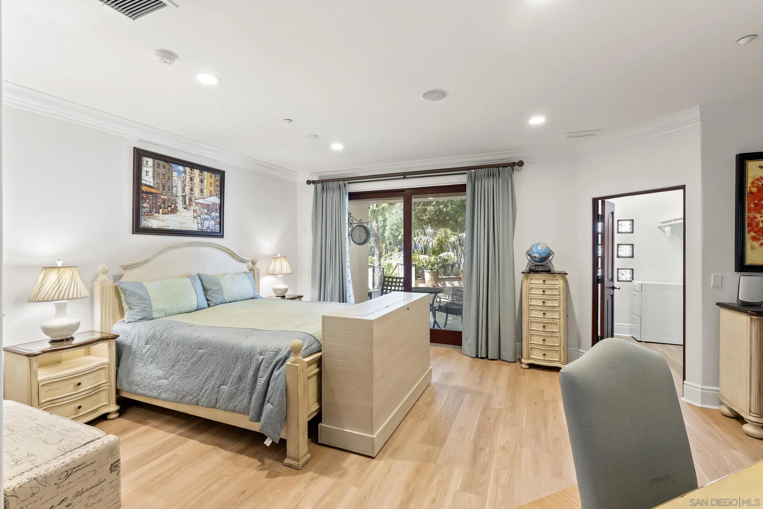 https://cdn.realtyfeed.com/cdn/127/250024050/80c376b24926b1a3104f688052bda4aa.webp