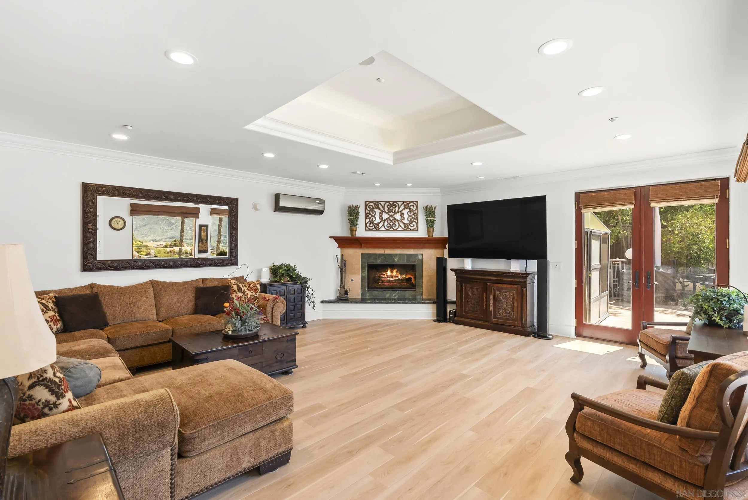 https://cdn.realtyfeed.com/cdn/127/250024050/e2bdd99c8a921626f234d361bbd53ba4.webp