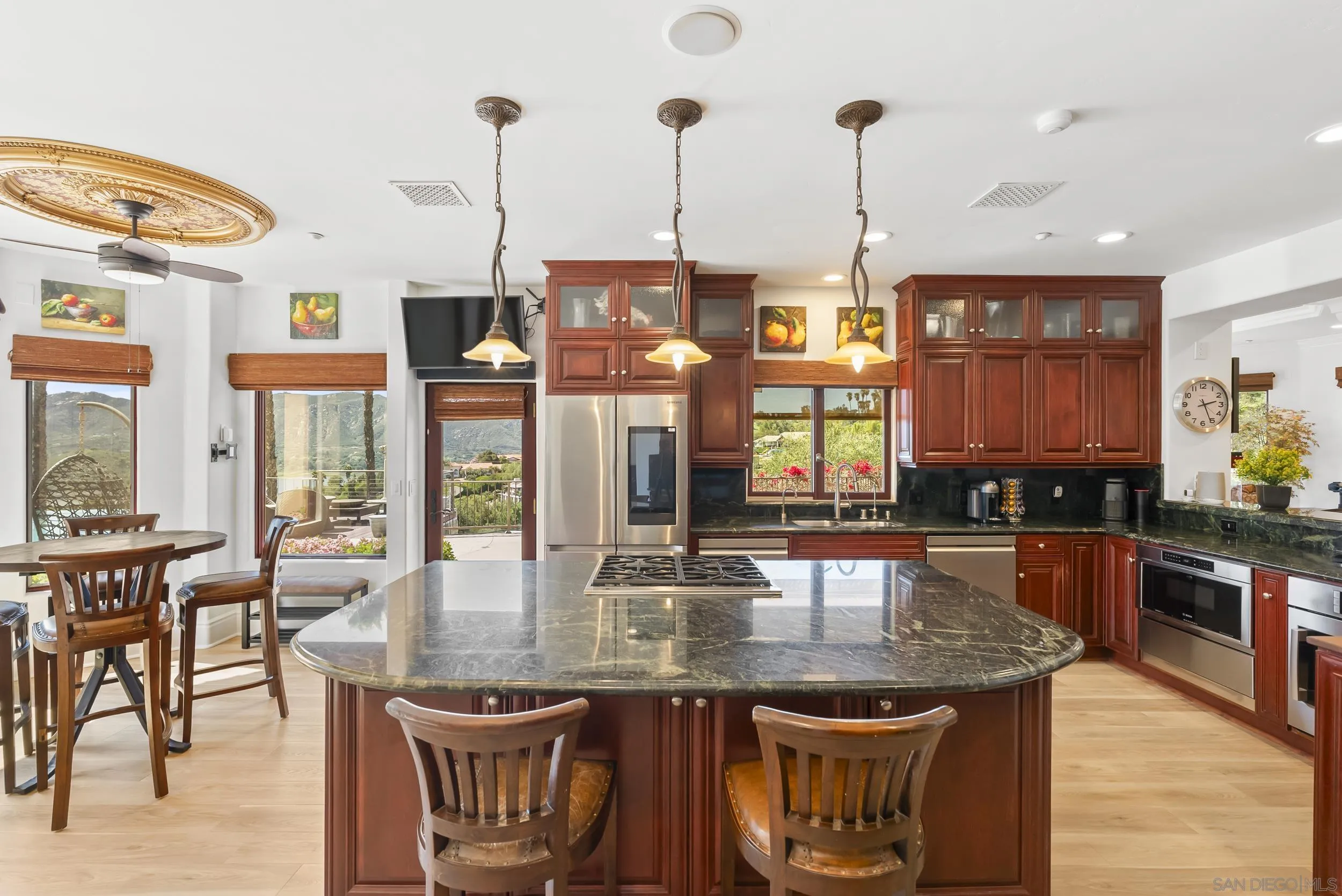 https://cdn.realtyfeed.com/cdn/127/250024050/e2fb7d741bc6e8e490a490fb4b5b09c0.webp