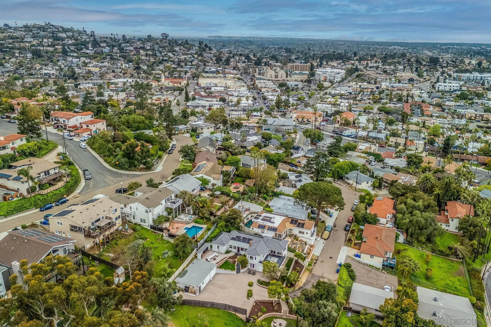 https://cdn.realtyfeed.com/cdn/127/250024051/03e731f0e10b1cc199931e74ef76a039.webp