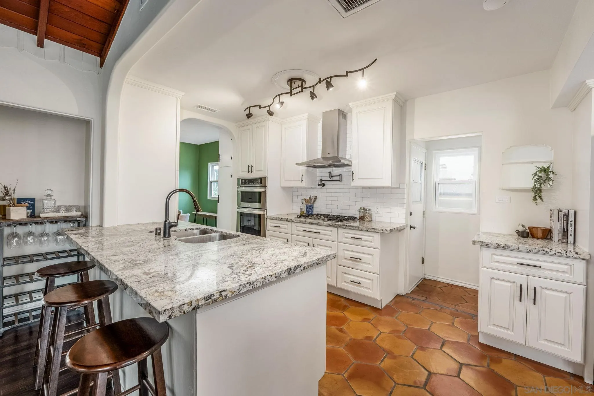https://cdn.realtyfeed.com/cdn/127/250024051/293775b80f79772c1fc8d60774b6e873.webp