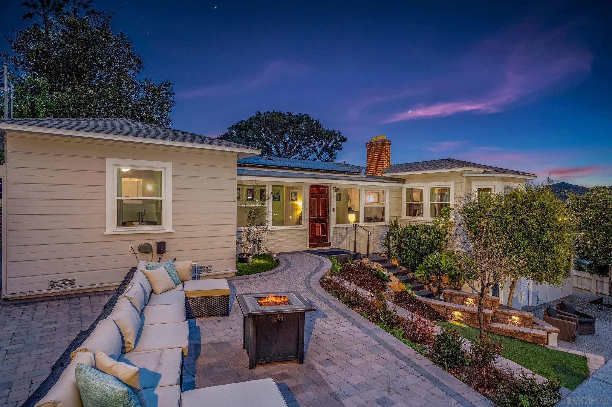 https://cdn.realtyfeed.com/cdn/127/250024051/a7f8cb5e1c61d1a9b024b91b254ed384.webp