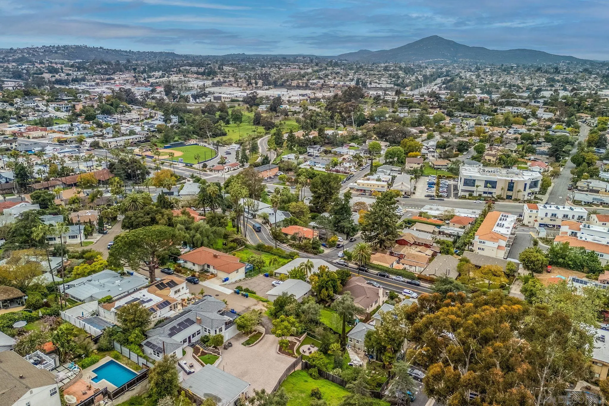 https://cdn.realtyfeed.com/cdn/127/250024051/f0ad21e8b9c8f9f0fcdd4ffca3bac0ec.webp