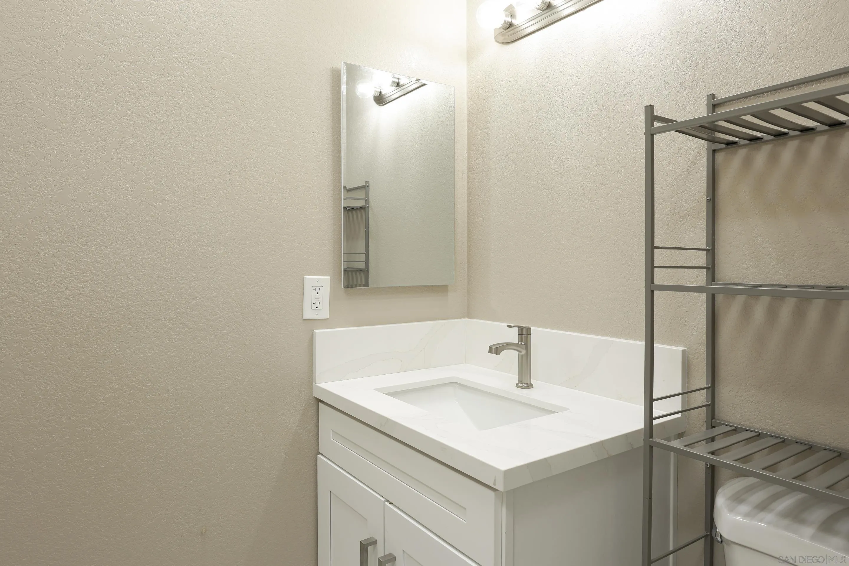 https://cdn.realtyfeed.com/cdn/127/250024053/195122c0c6c77888717509c36185f038.webp