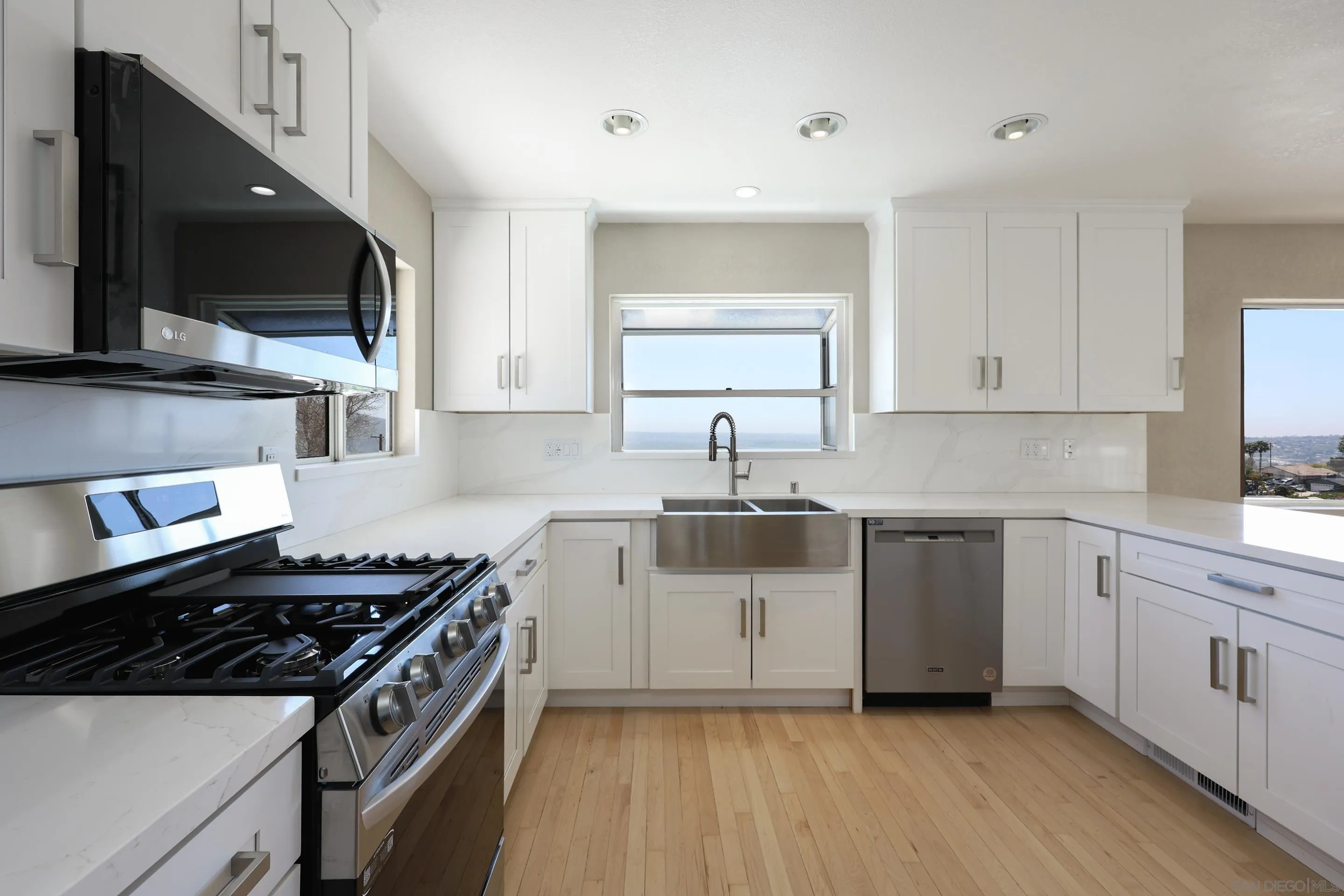 https://cdn.realtyfeed.com/cdn/127/250024053/1f4b28ec85bdfa9745172411dde88f04.webp