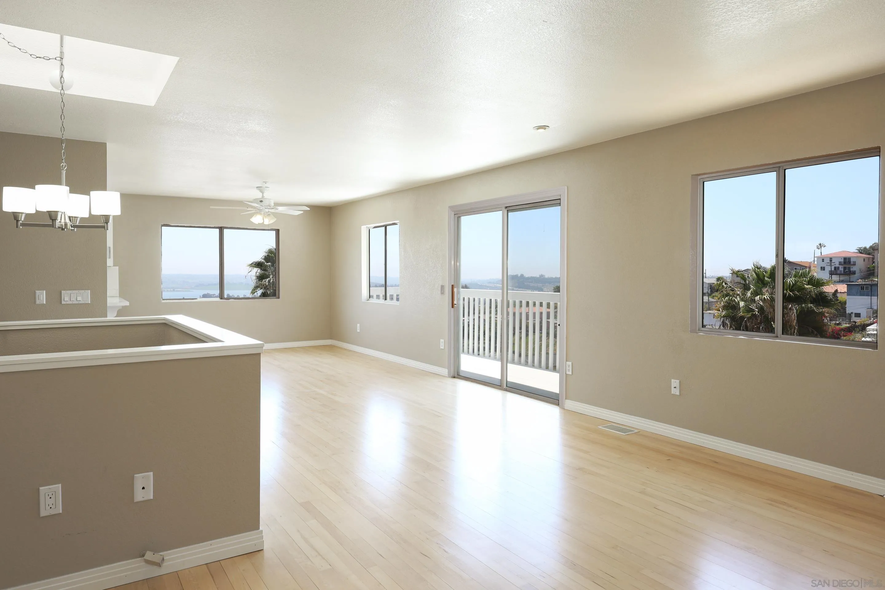 https://cdn.realtyfeed.com/cdn/127/250024053/476ad6b8ae9529203491f588c1fe1ae0.webp