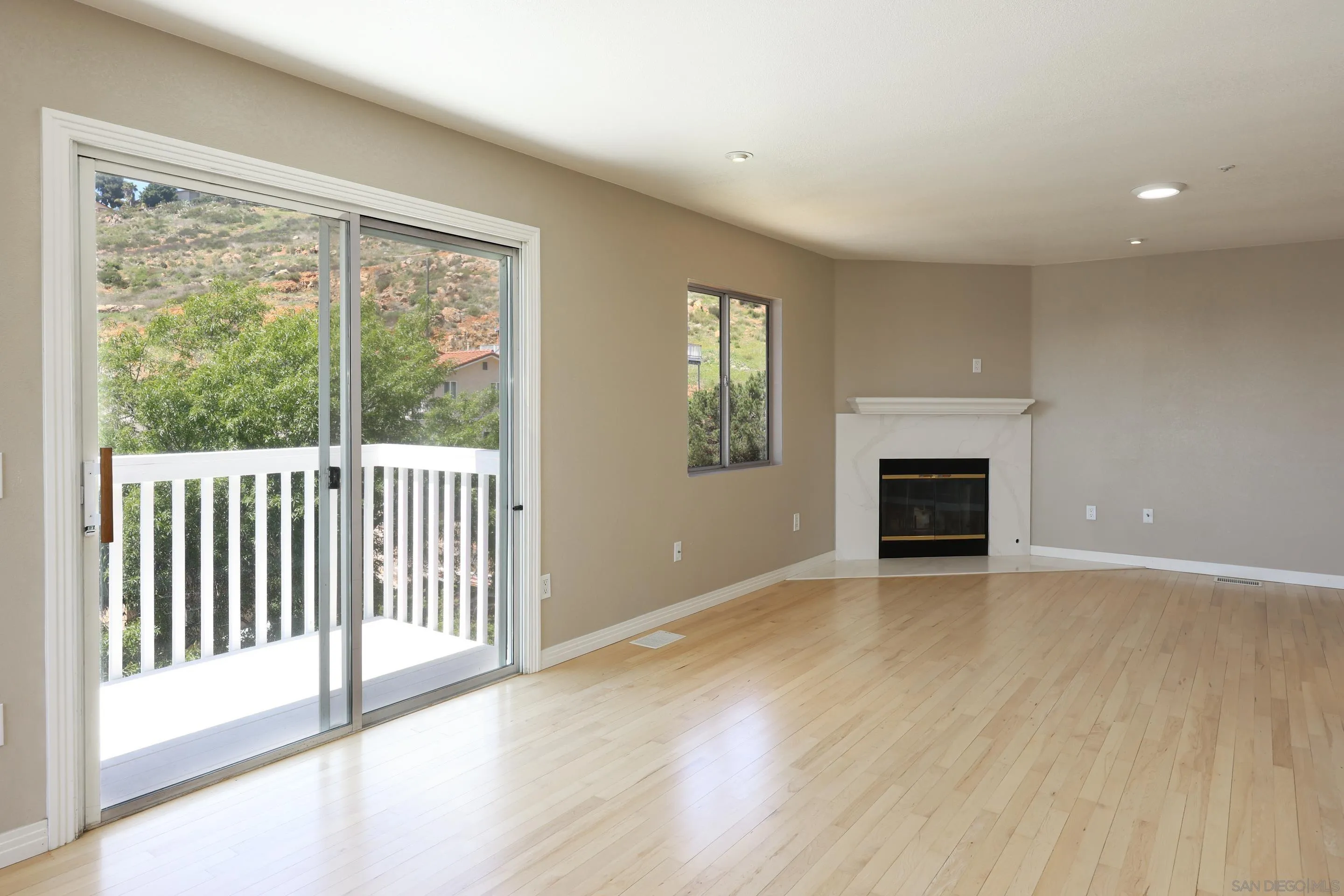 https://cdn.realtyfeed.com/cdn/127/250024053/4c68114464b368e879730faf384214f4.webp