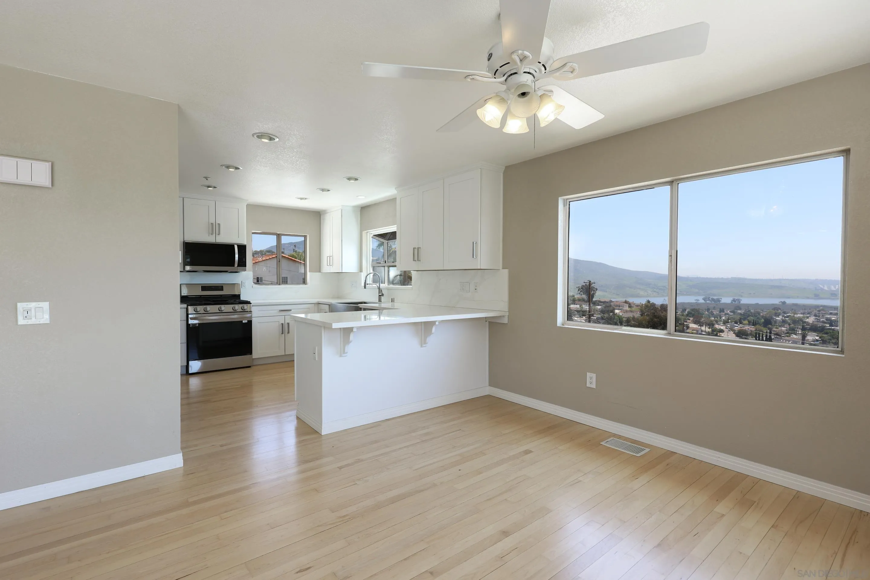 https://cdn.realtyfeed.com/cdn/127/250024053/a23413e7f1c1fbb7963520968530238a.webp
