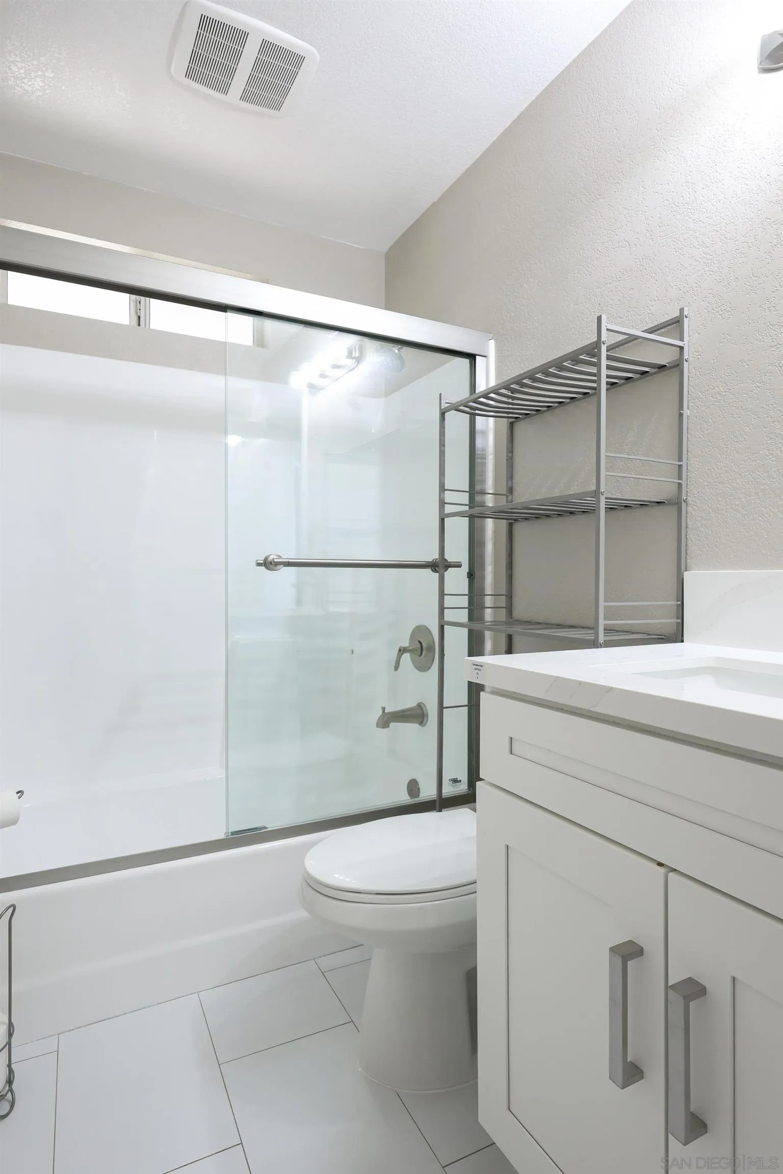 https://cdn.realtyfeed.com/cdn/127/250024053/bb91c64f86d34a4d4eb26864acd2c952.webp