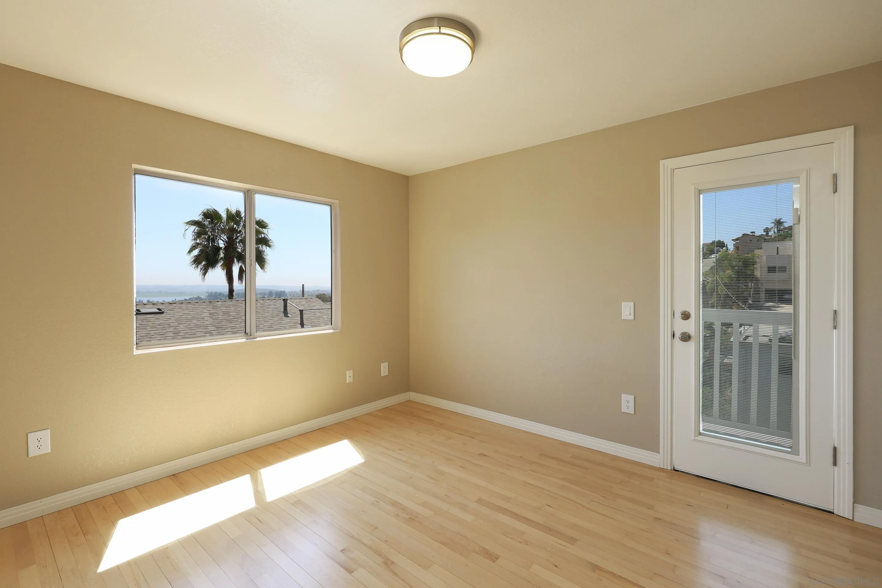 https://cdn.realtyfeed.com/cdn/127/250024053/bc17a81a7a58a5b51bcece86442eeb10.webp