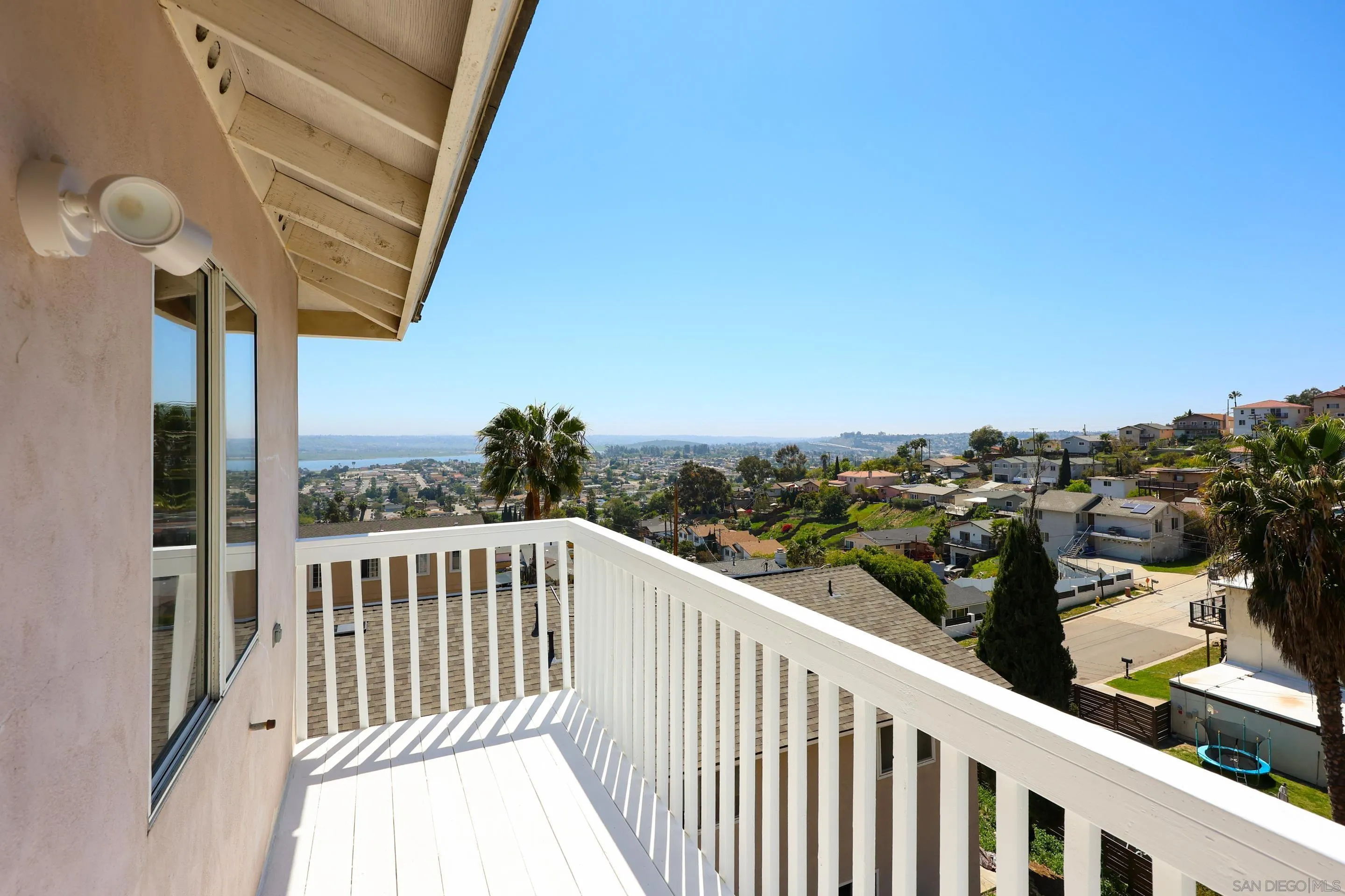 https://cdn.realtyfeed.com/cdn/127/250024053/c0a3ff8f1901fe5c4143231013b5393c.webp