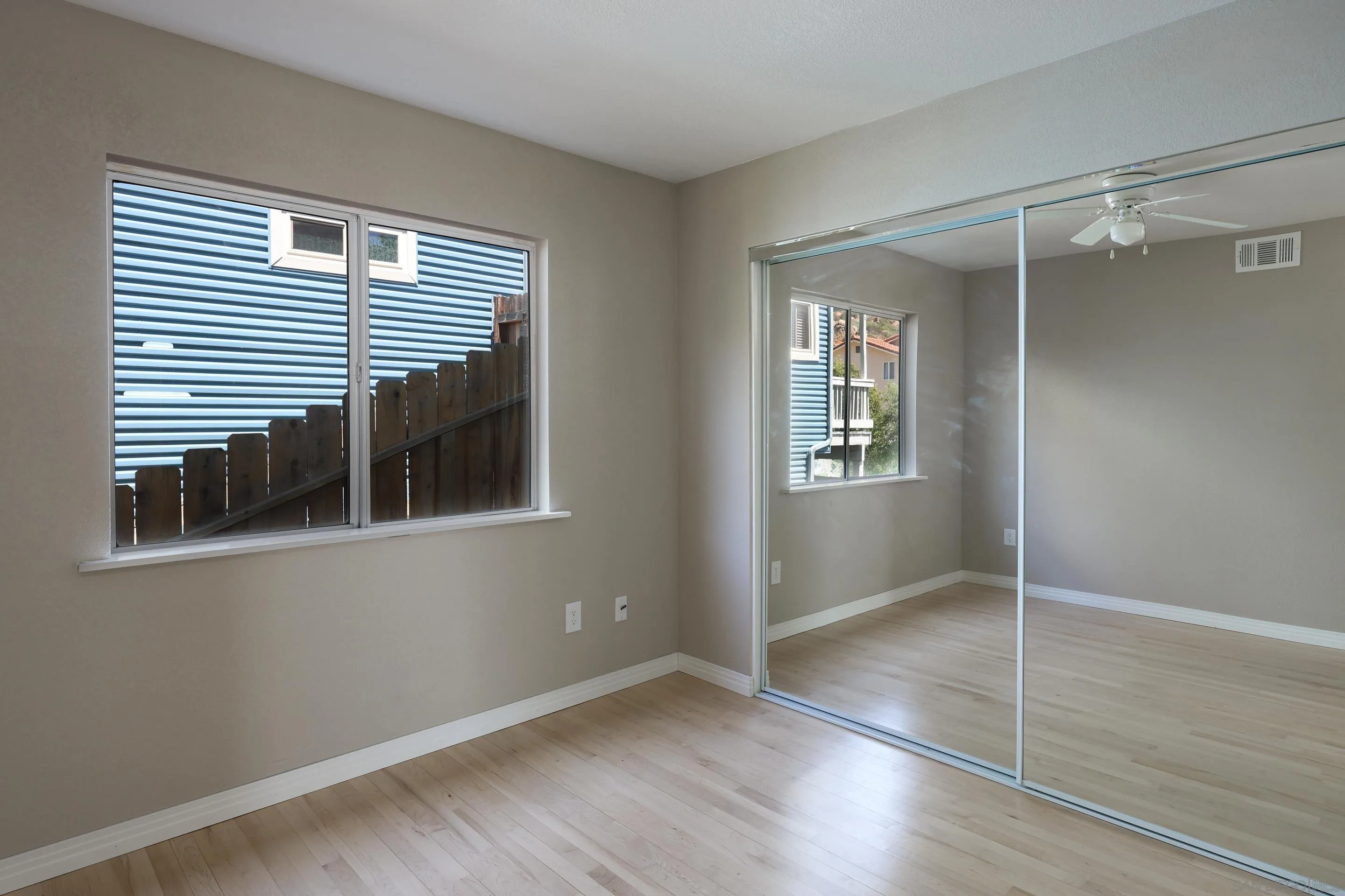 https://cdn.realtyfeed.com/cdn/127/250024053/e0ef9ae7bc4b101233129d292dda7fb8.webp