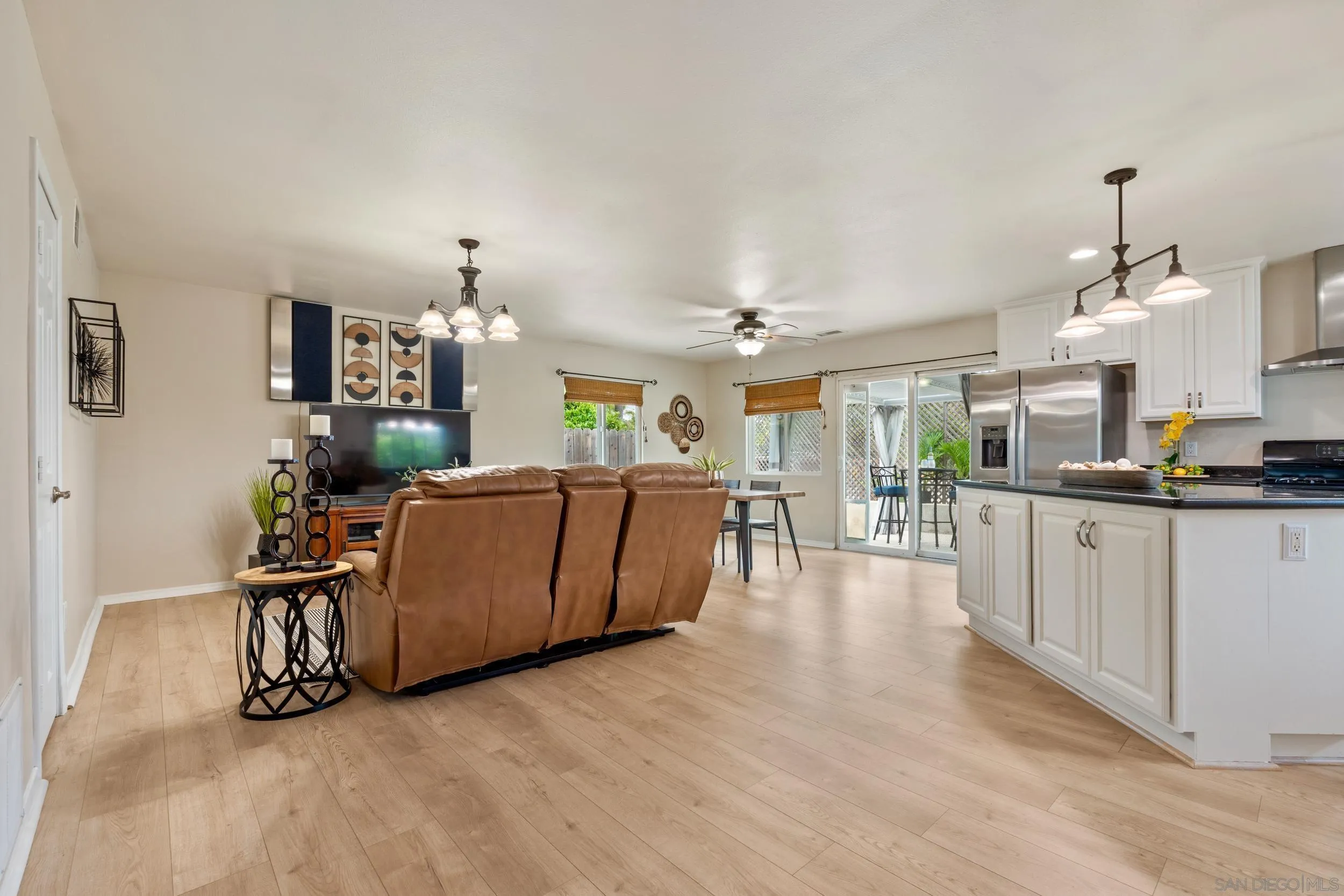 https://cdn.realtyfeed.com/cdn/127/250024102/0928b9aa35e66e94d2ec60bb4f8acdd8.webp