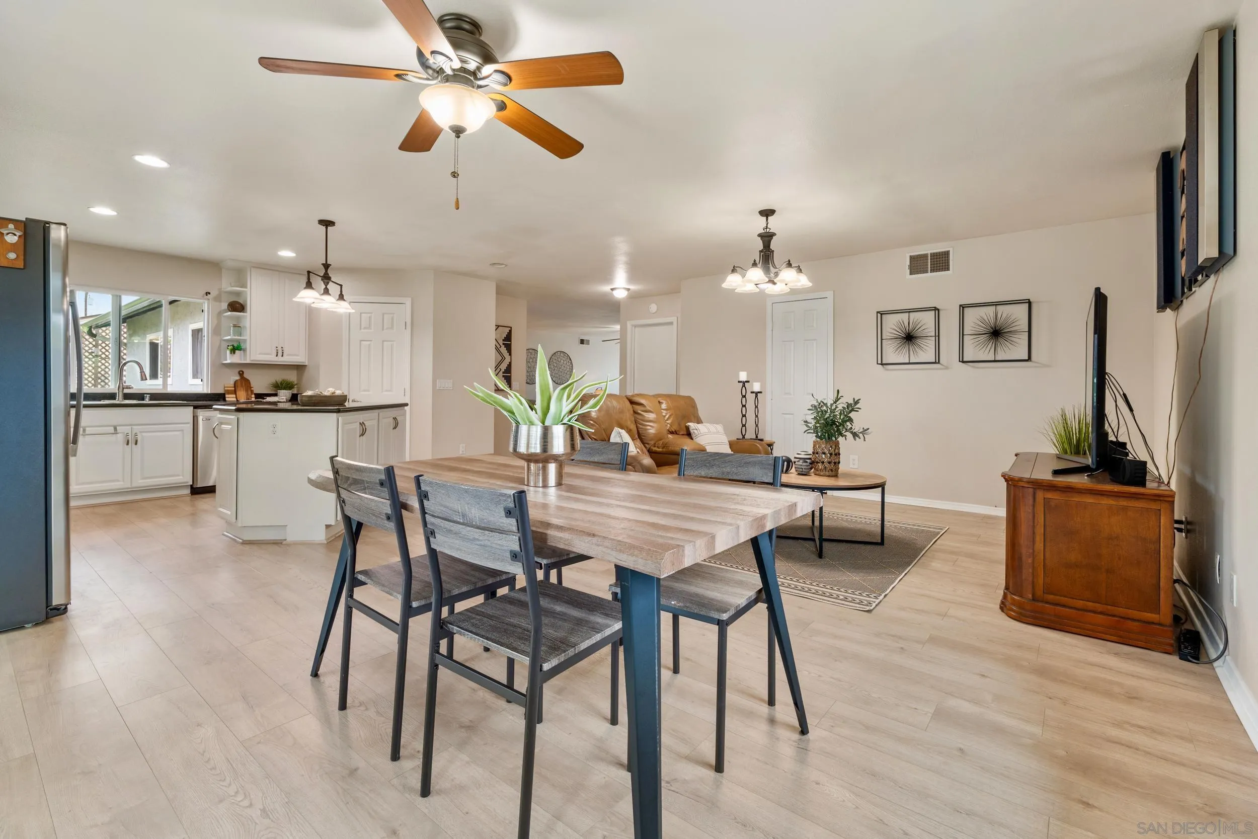 https://cdn.realtyfeed.com/cdn/127/250024102/0b7e5ac7b90175e8088234ce8a6f7ea5.webp