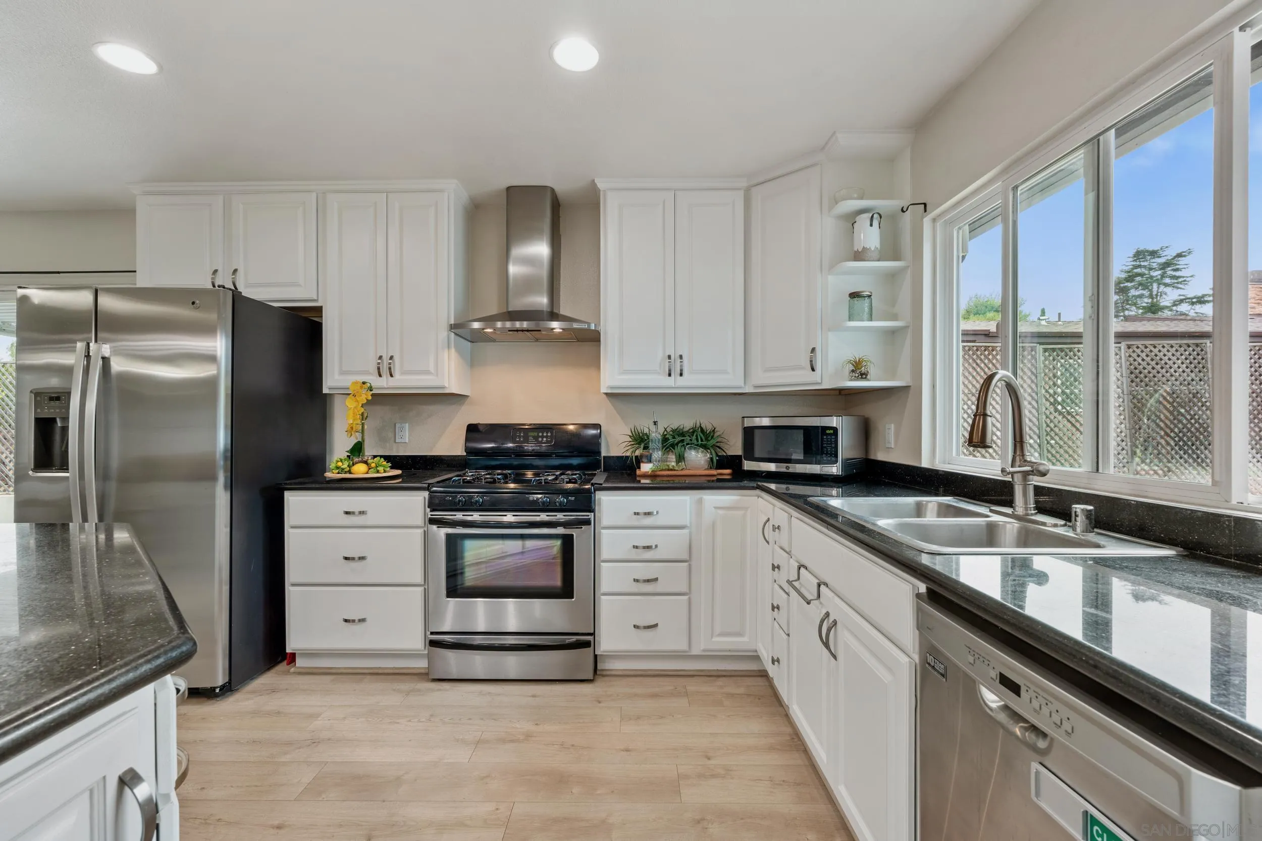https://cdn.realtyfeed.com/cdn/127/250024102/314336763d43cd5042f2e8ce46a24a31.webp