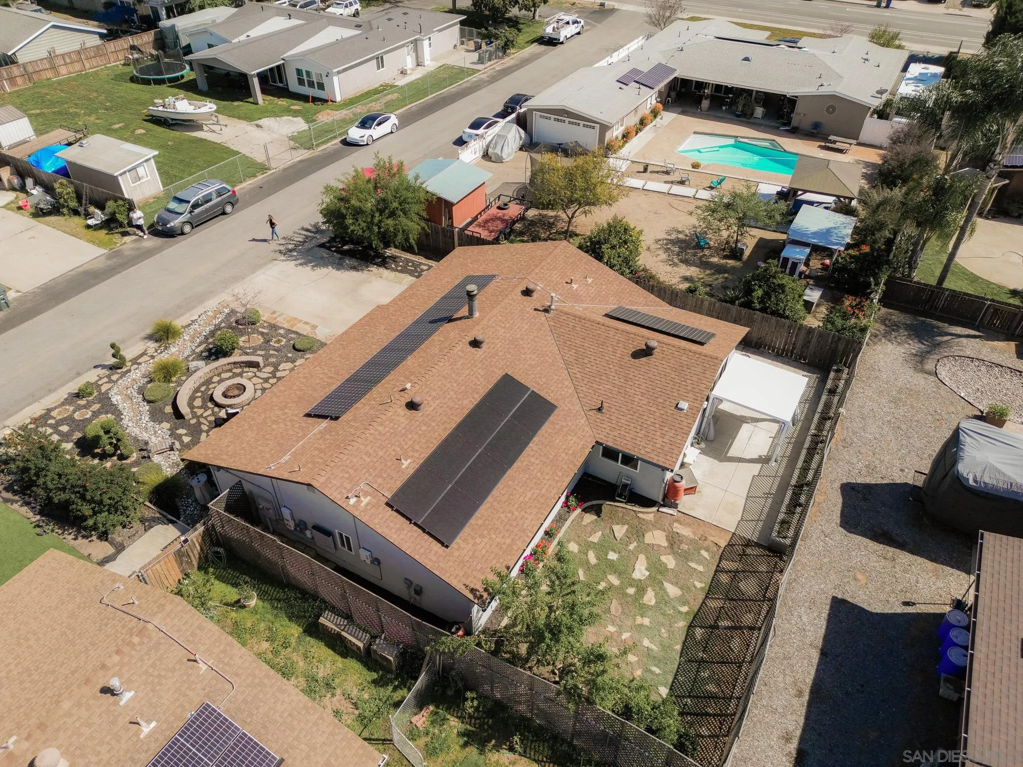 https://cdn.realtyfeed.com/cdn/127/250024102/677661e65633476f3d262e5cd8d893e3.webp