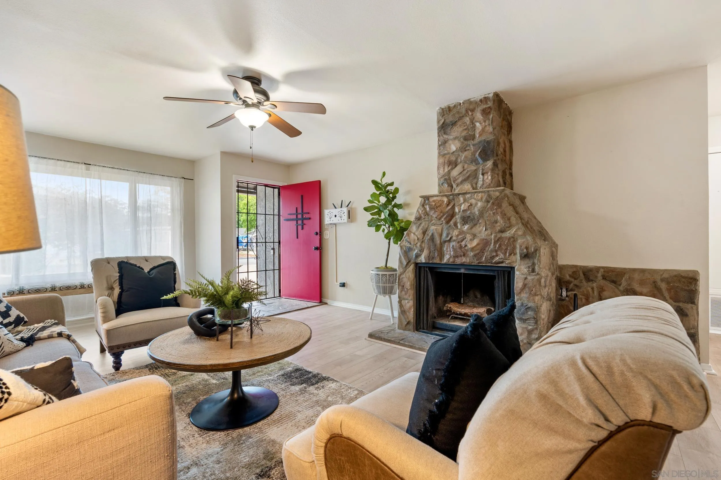 https://cdn.realtyfeed.com/cdn/127/250024102/6929ca92ceb699f8a22071779c7a1d79.webp