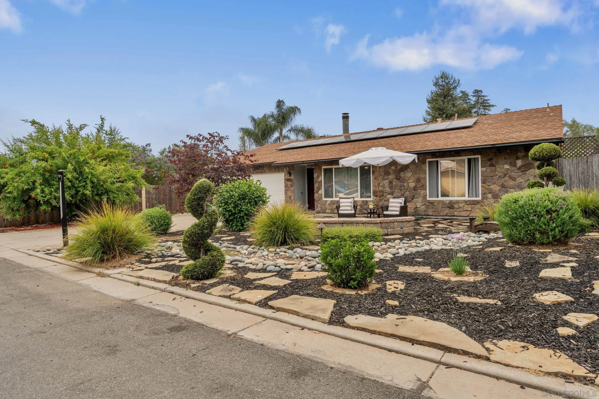 https://cdn.realtyfeed.com/cdn/127/250024102/c5666c0edb7b6e45ab6800d17213daf5.webp