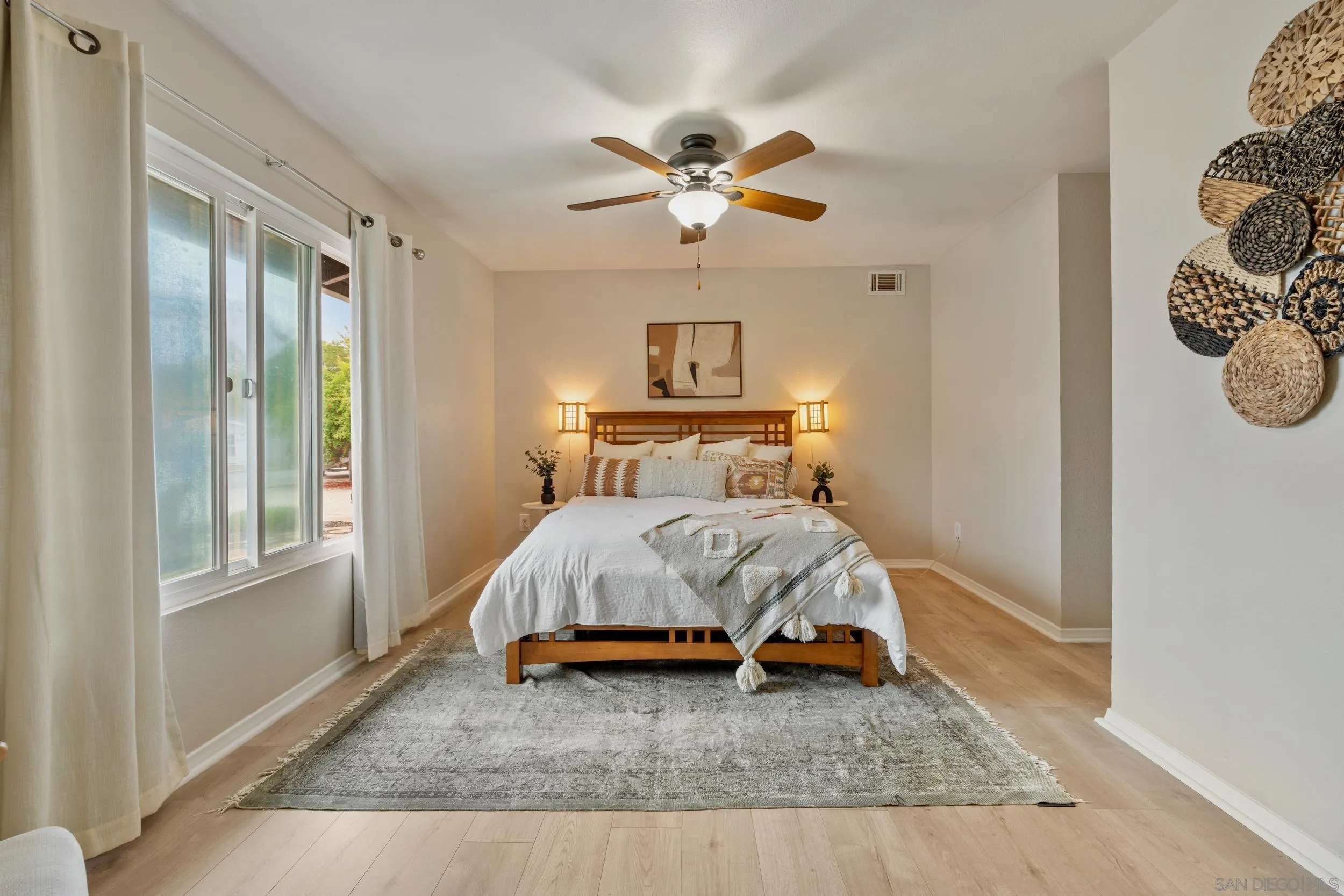 https://cdn.realtyfeed.com/cdn/127/250024102/cefeb38d3e4ea8493ae8f85a35bf1159.webp
