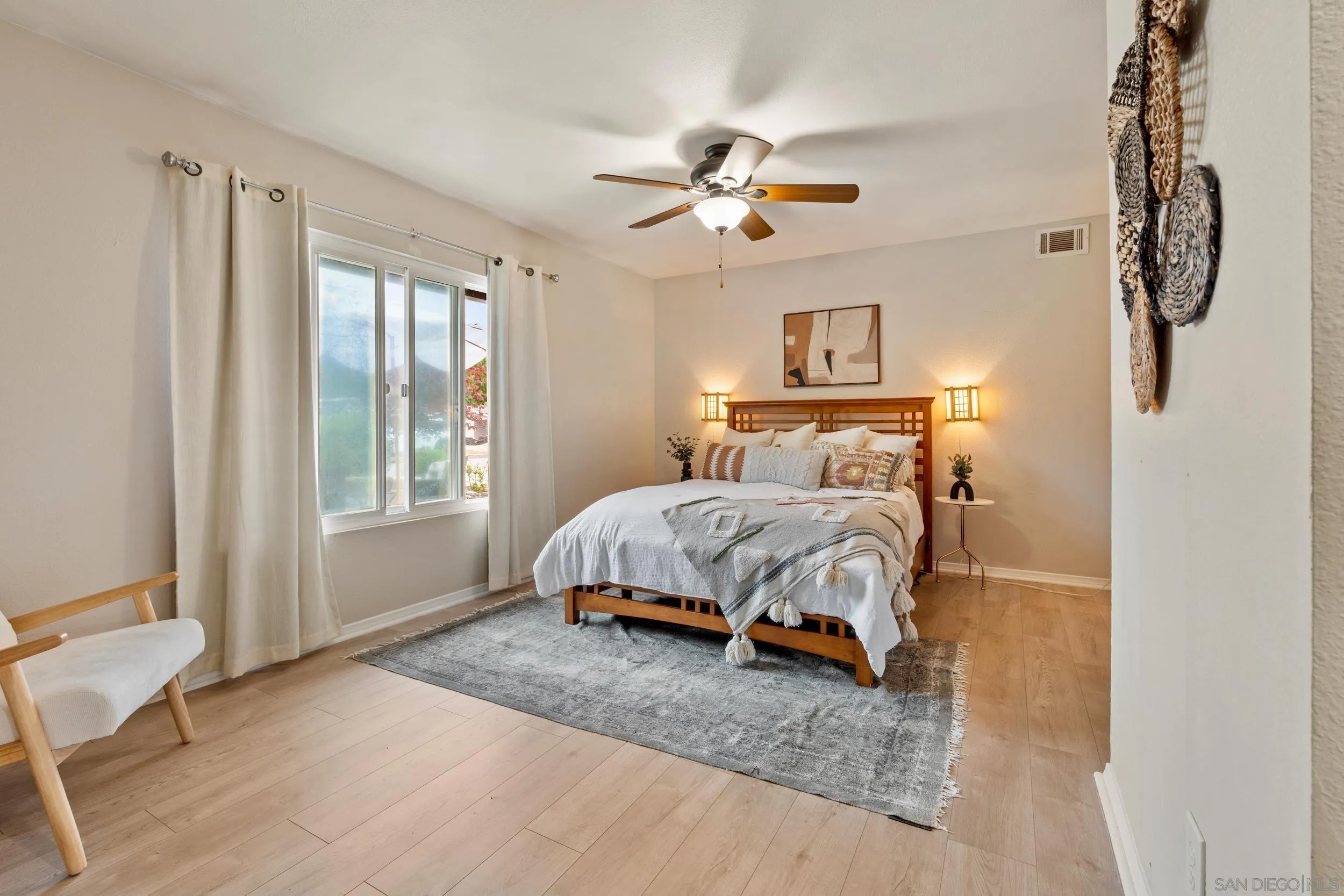 https://cdn.realtyfeed.com/cdn/127/250024102/d1e9bd926e3c83bbd2c24ff041433a12.webp