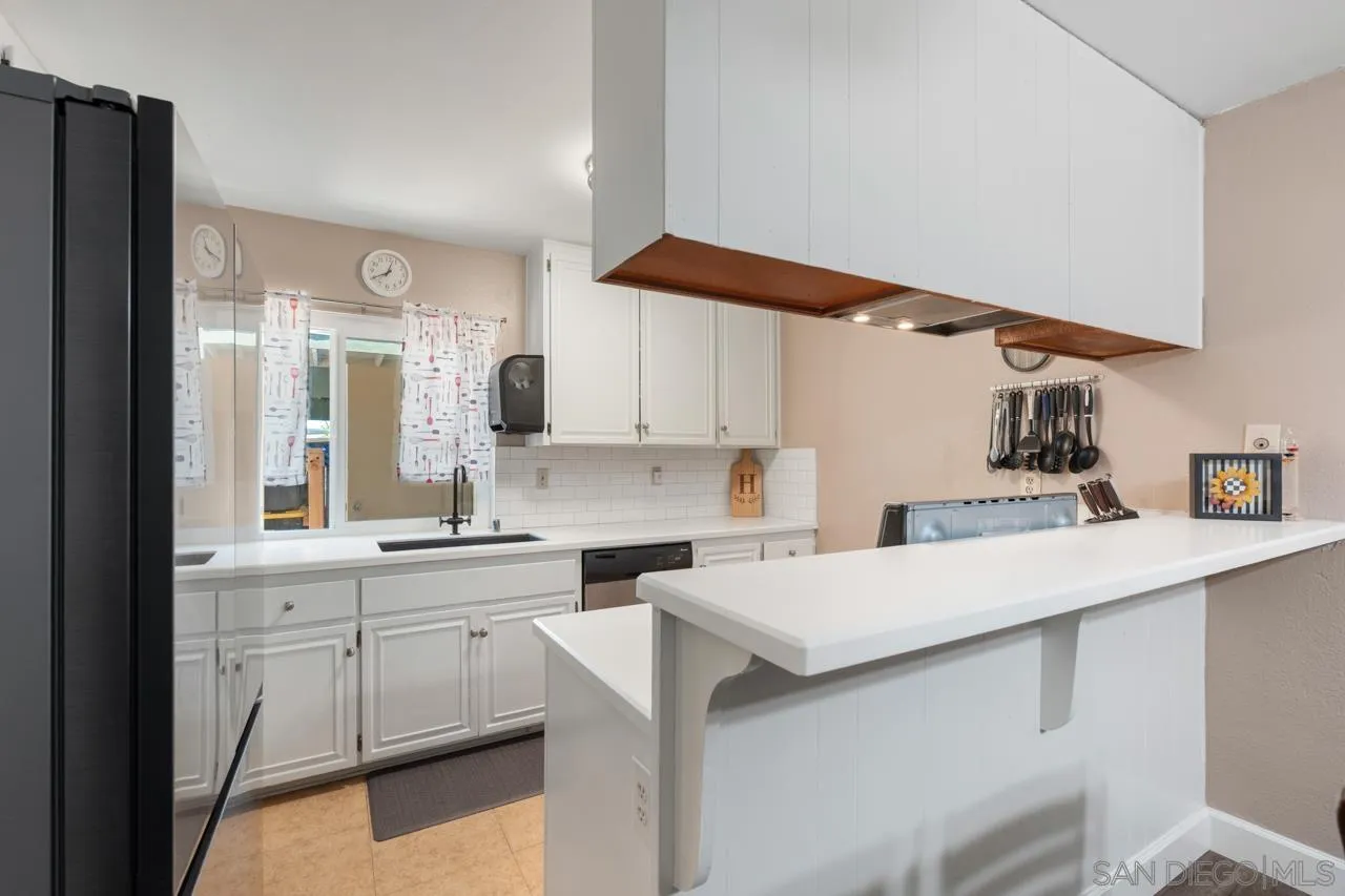 https://cdn.realtyfeed.com/cdn/127/250024140/266d8eb86d5f905d049323efe1fd1918.webp