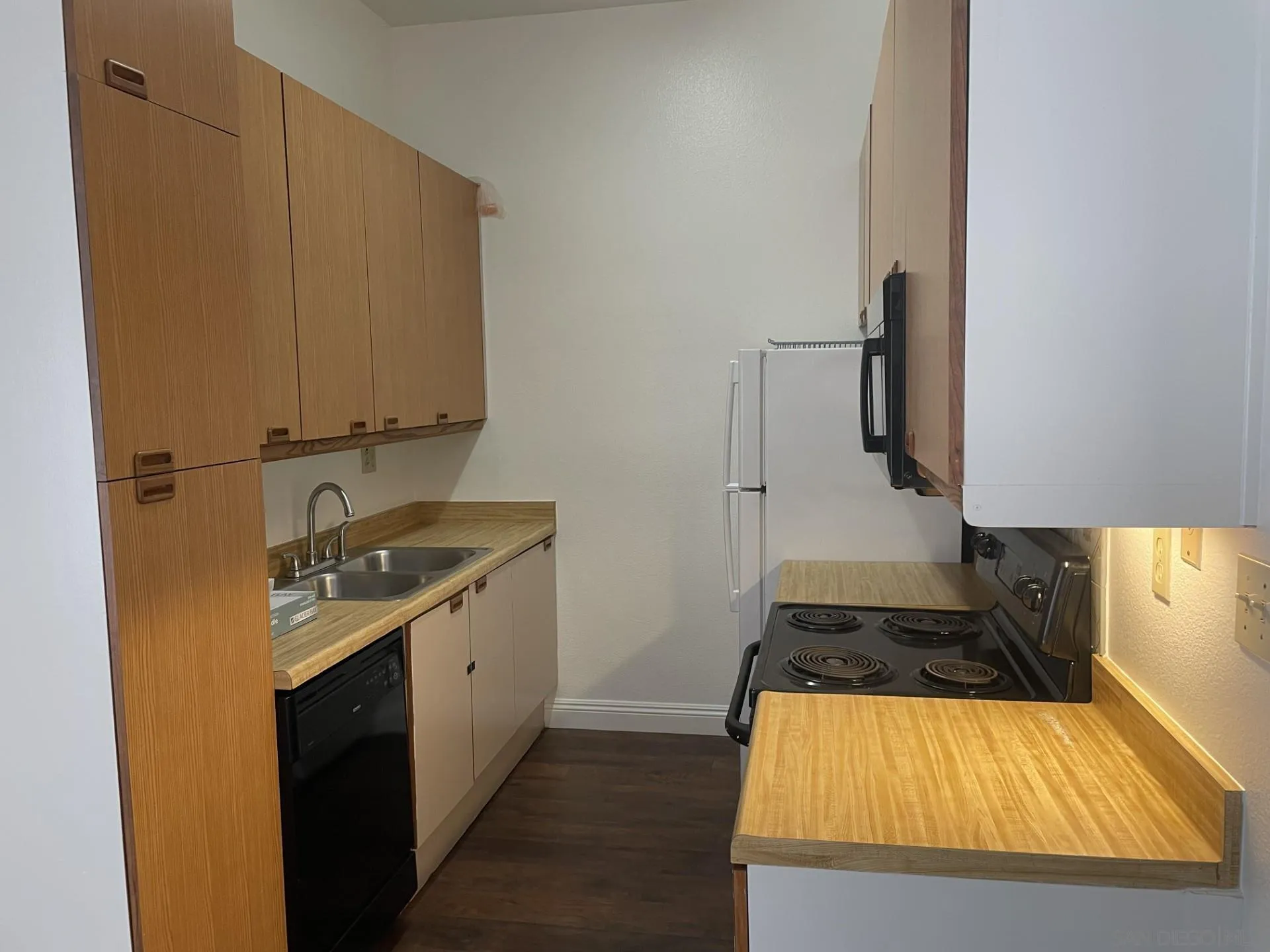 Photo #2: 250024152 Listing 