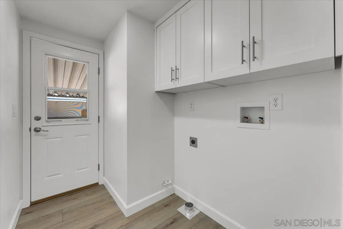 https://cdn.realtyfeed.com/cdn/127/250024164/910a3cbfe00f2e8db55587558fb508e5.webp