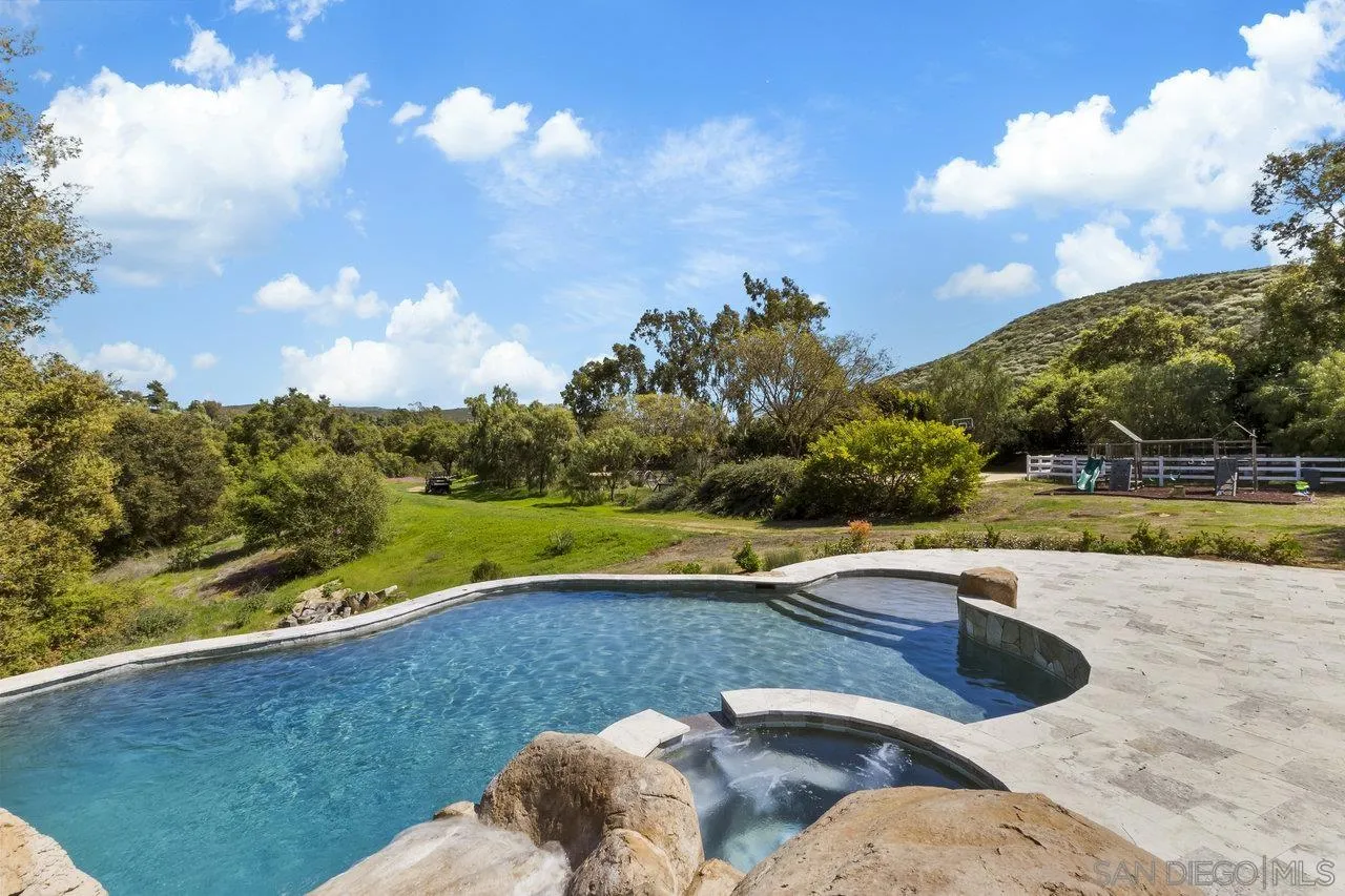 https://cdn.realtyfeed.com/cdn/127/250024177/6d0867c91bcd4c54e2063e325c6357e2.webp