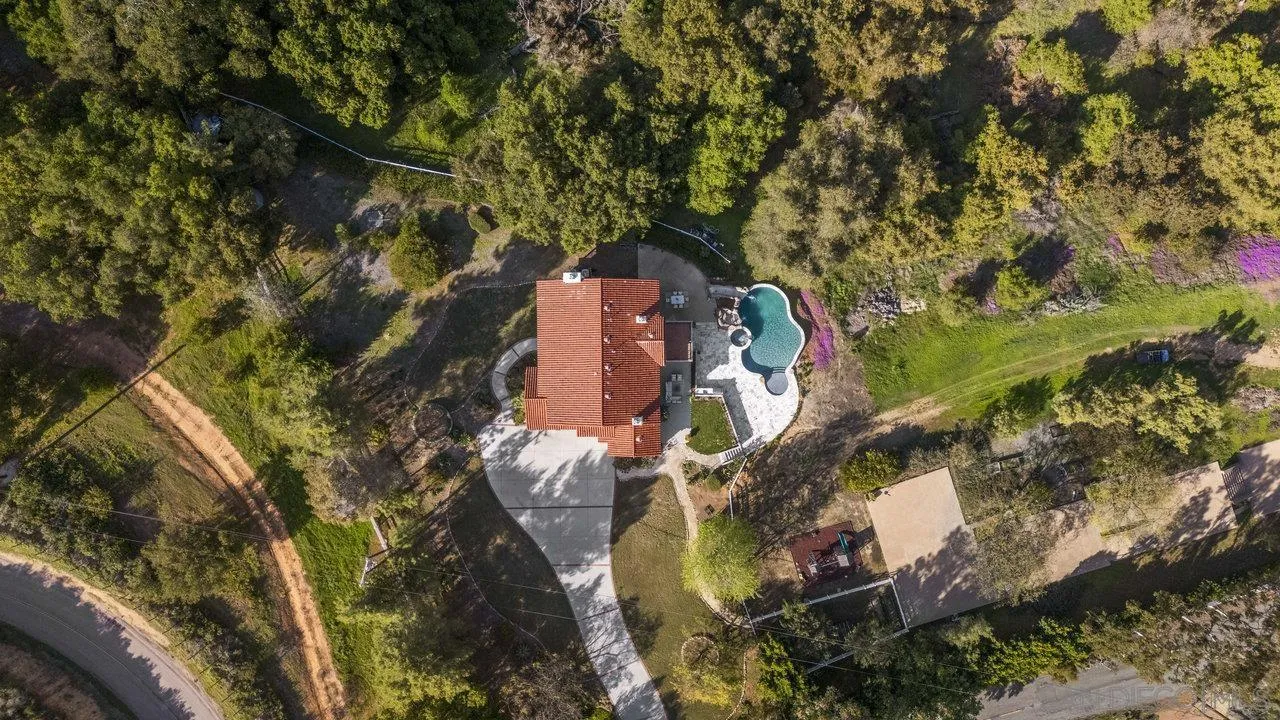 https://cdn.realtyfeed.com/cdn/127/250024177/95d3b5670a523d7a67c6ec37f89924a8.webp