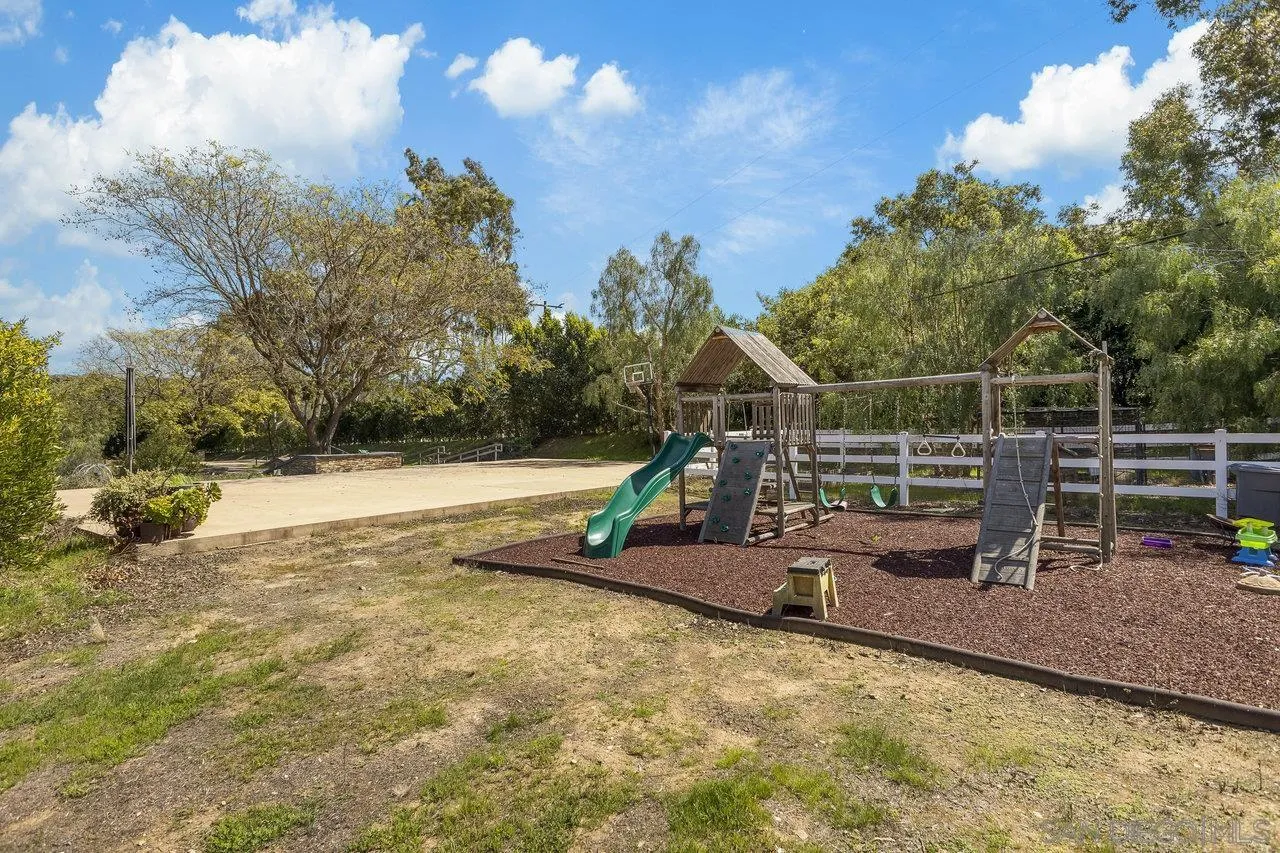 https://cdn.realtyfeed.com/cdn/127/250024177/9fc9374e9c6375559f521d1aee5df0a3.webp