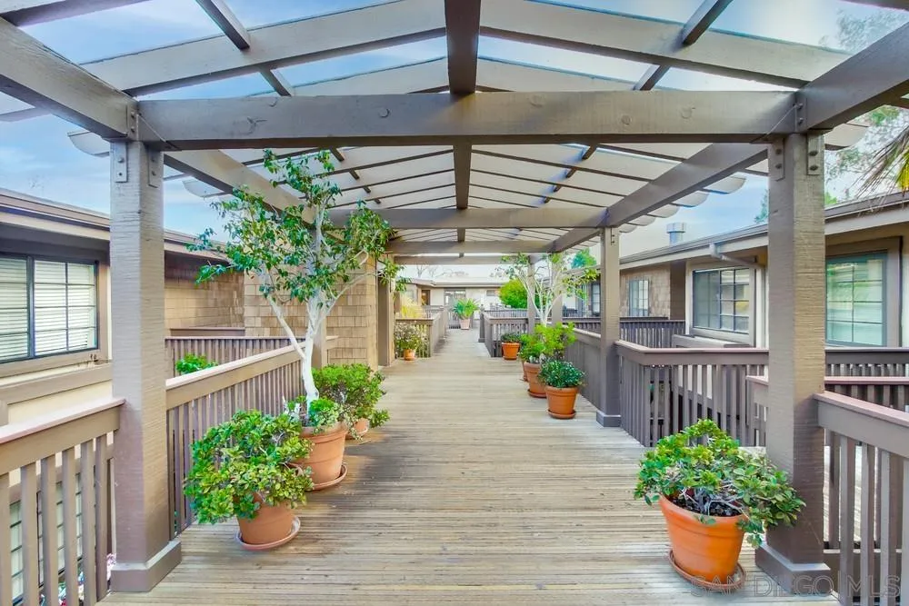 Photo #3: 250024191 Listing 
