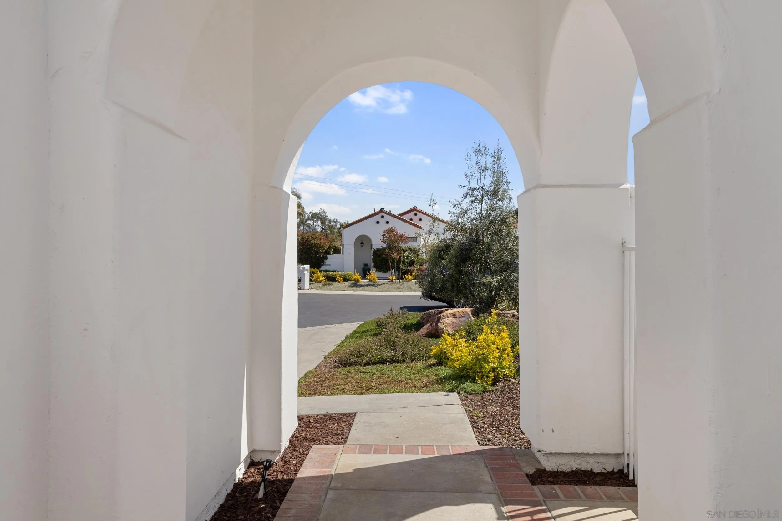 Photo #4: 250024194 Listing 