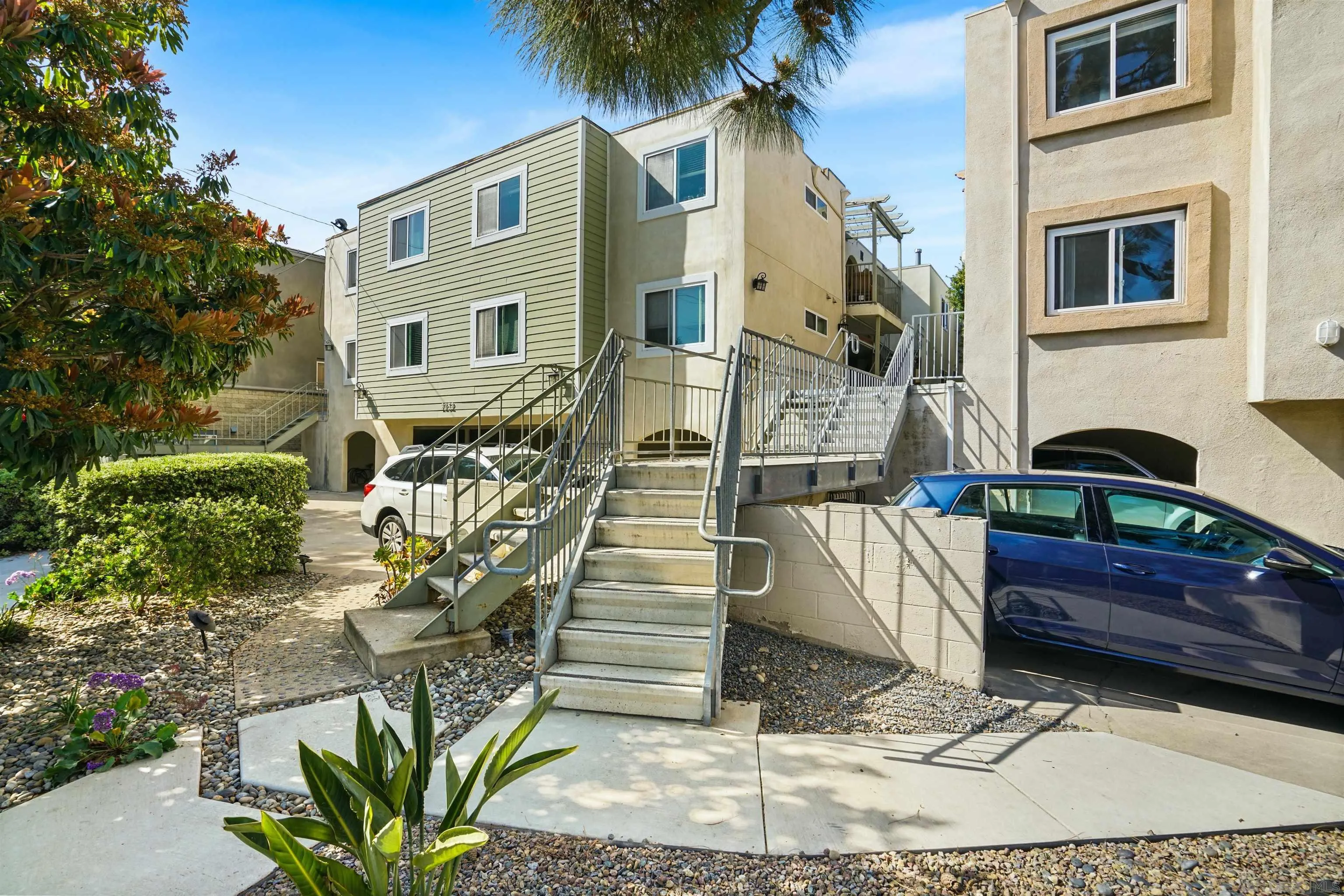 https://cdn.realtyfeed.com/cdn/127/250024199/2b25195b203b3e7930dc849f79336ed6.webp