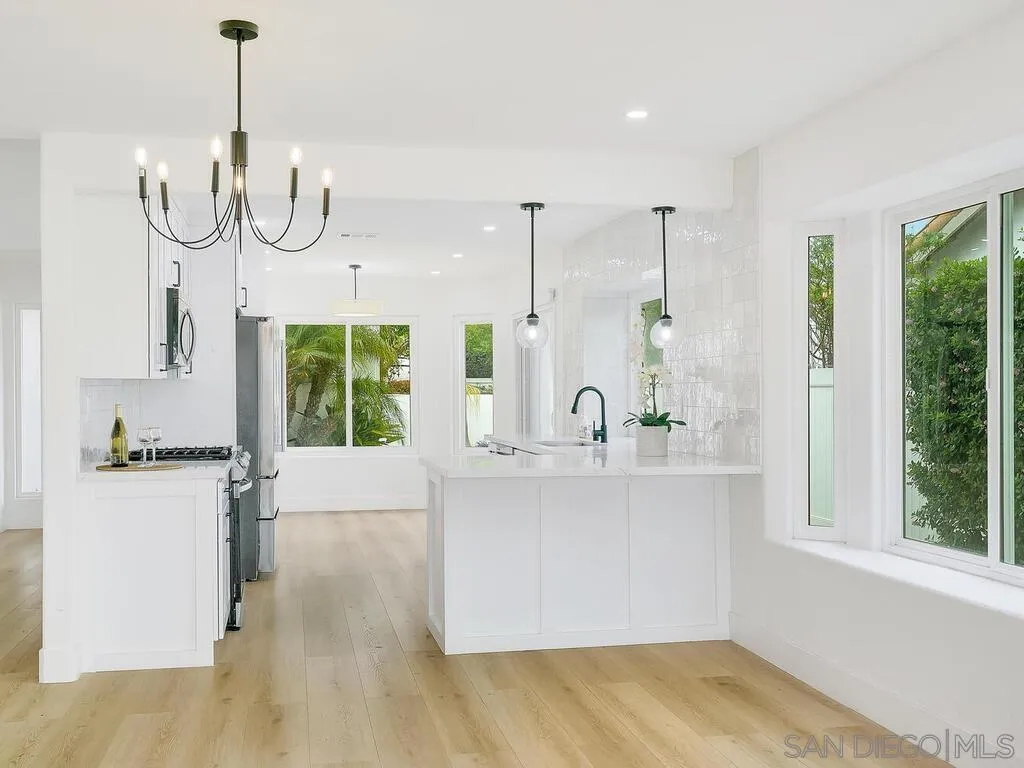 Photo #3: 250024213 Listing 