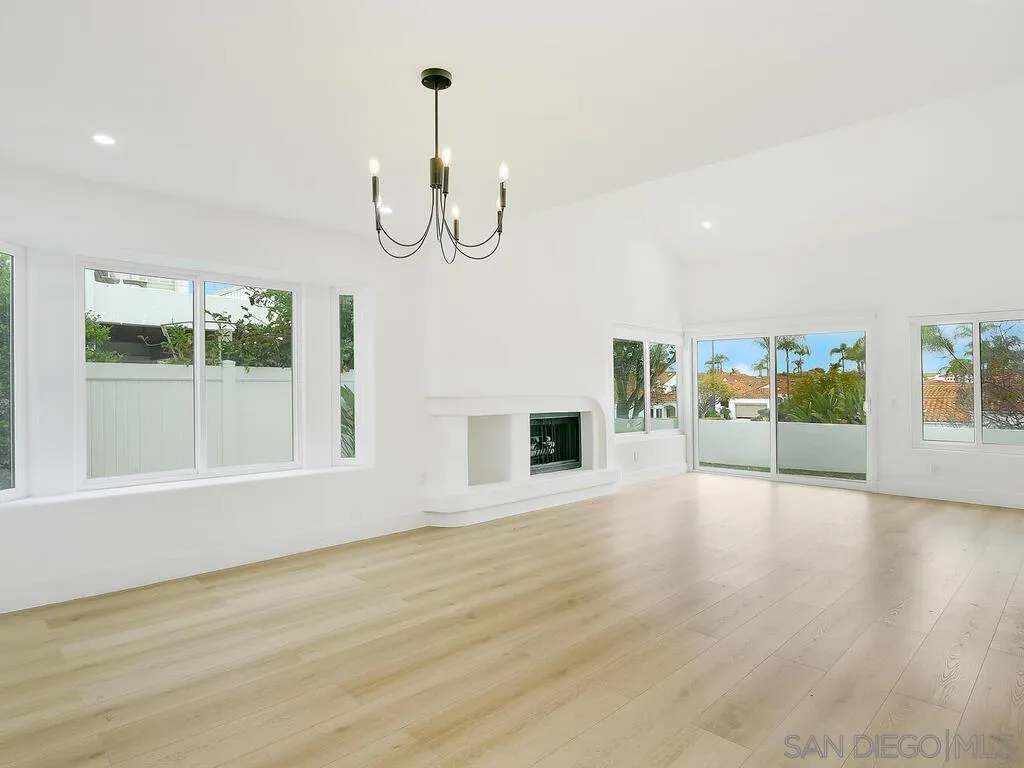 Photo #2: 250024213 Listing 