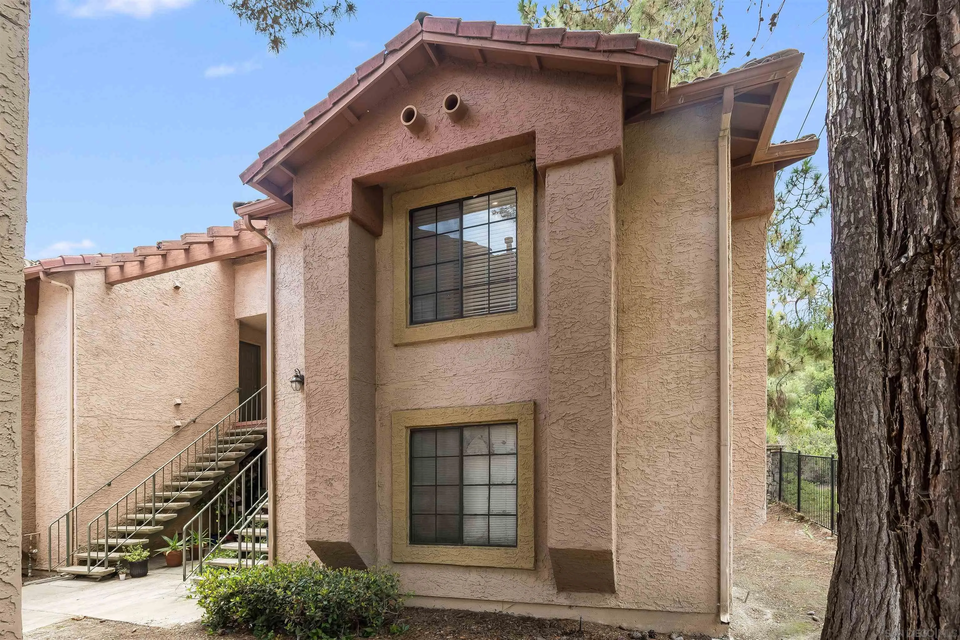 Photo #3: 250024239 Listing 