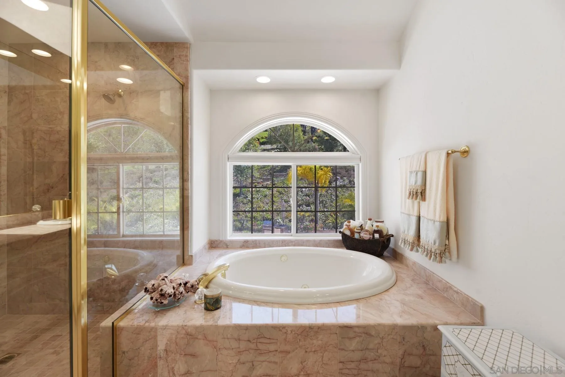 https://cdn.realtyfeed.com/cdn/127/250024275/1494459381f3977a5244113e2005d595.webp