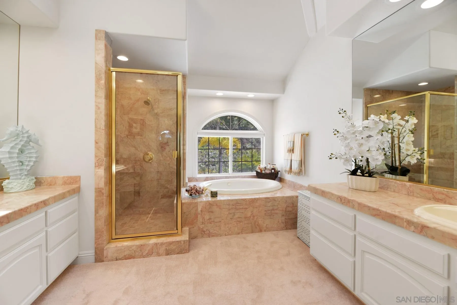 https://cdn.realtyfeed.com/cdn/127/250024275/213c2eb157cb9f349420482ed25413df.webp