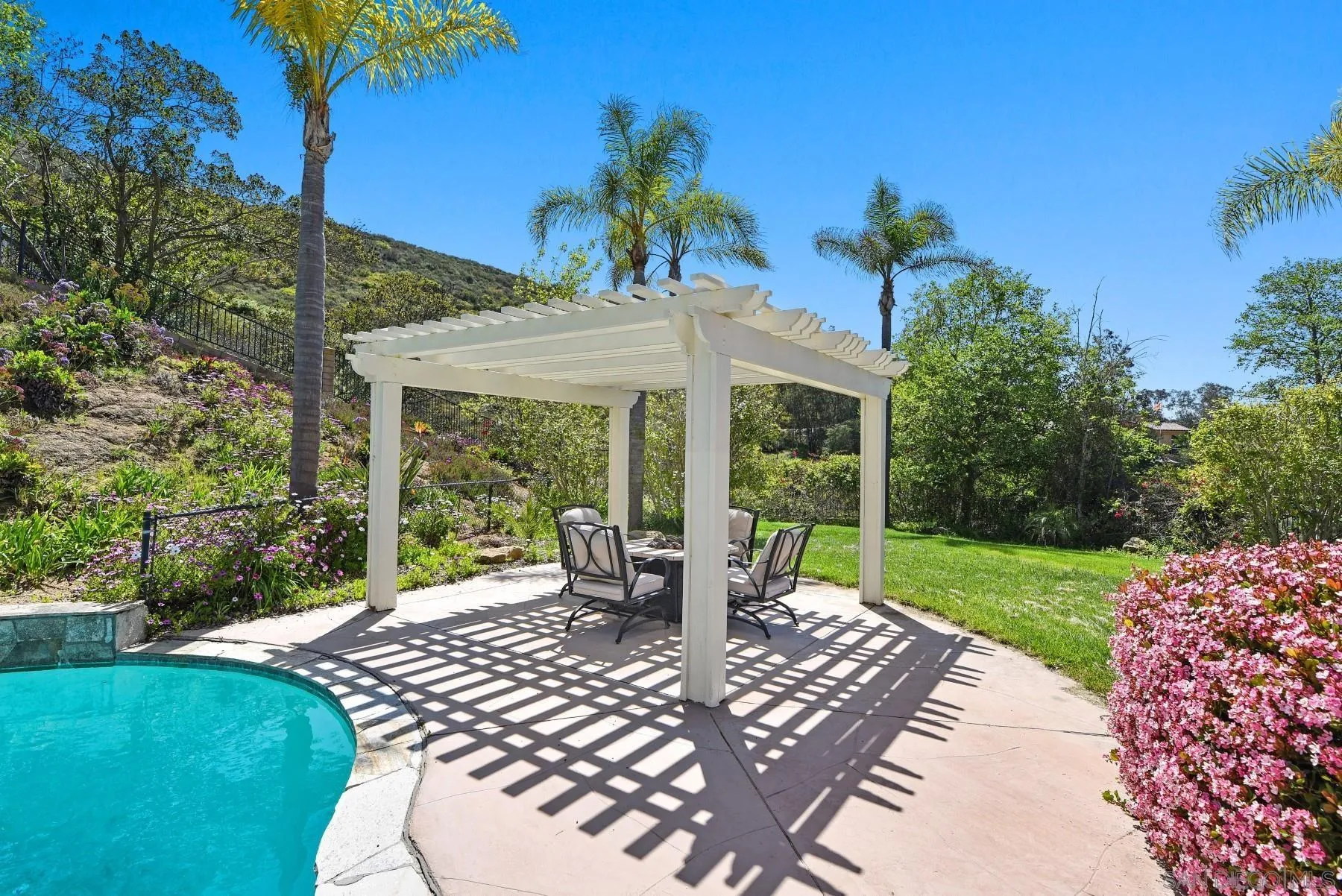 https://cdn.realtyfeed.com/cdn/127/250024275/6e62b52c37d8247a8590c7efc563bd2a.webp