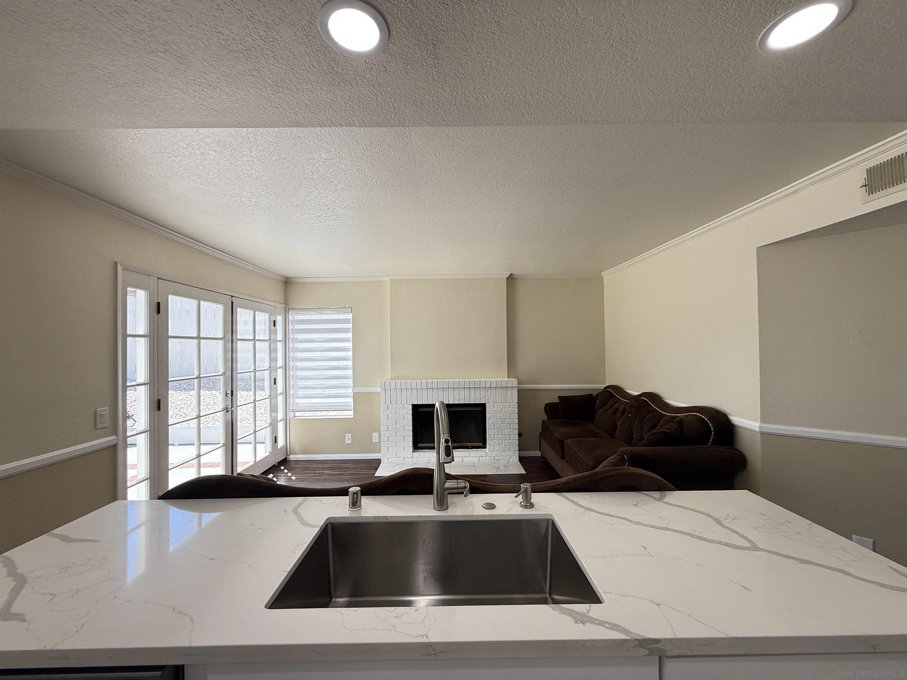 https://cdn.realtyfeed.com/cdn/127/250024293/155b626f0aaca1521b9ce2f824281b34.webp