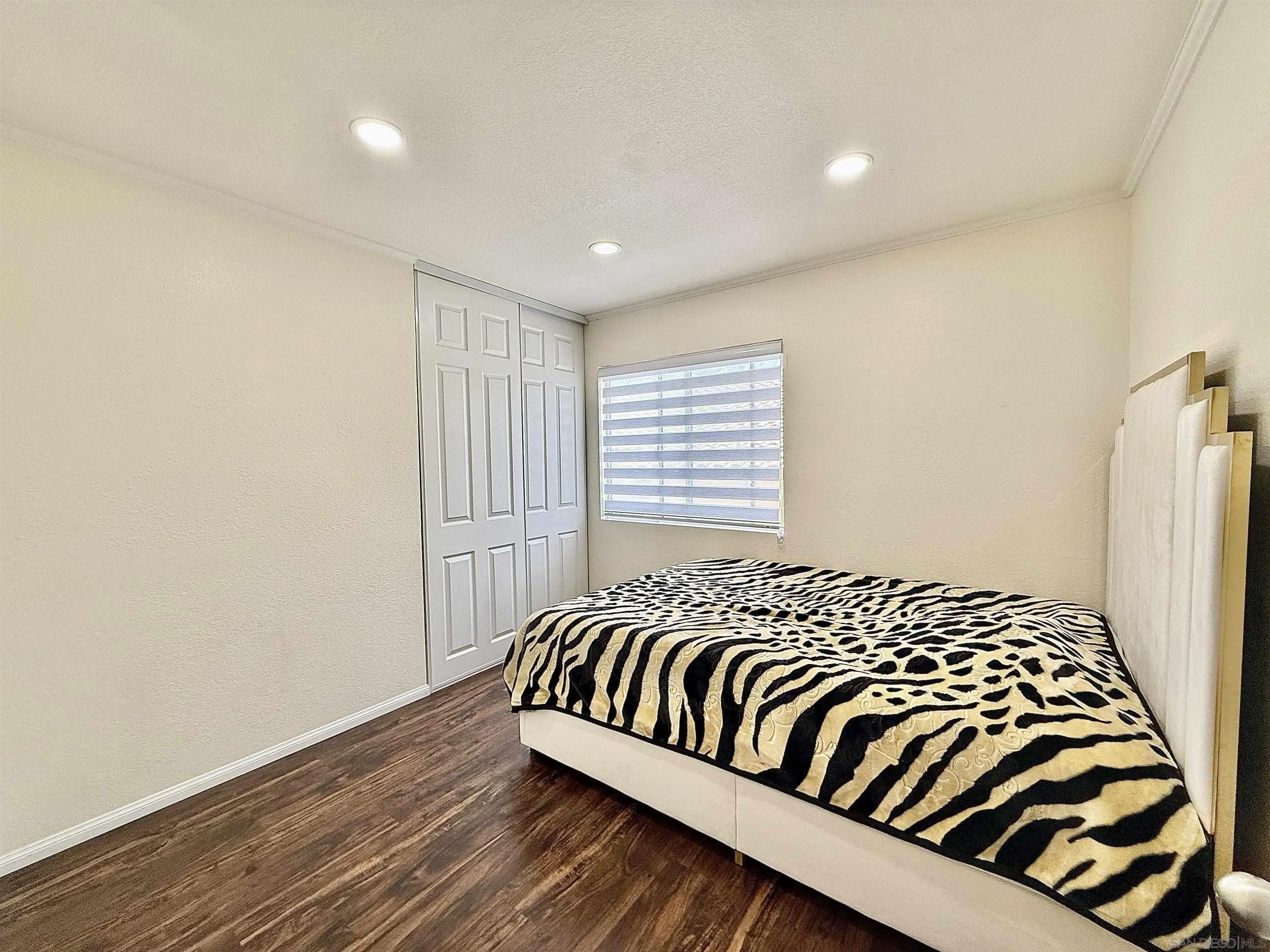 https://cdn.realtyfeed.com/cdn/127/250024293/4c38ad0975a524960f3817d4371dbf93.webp