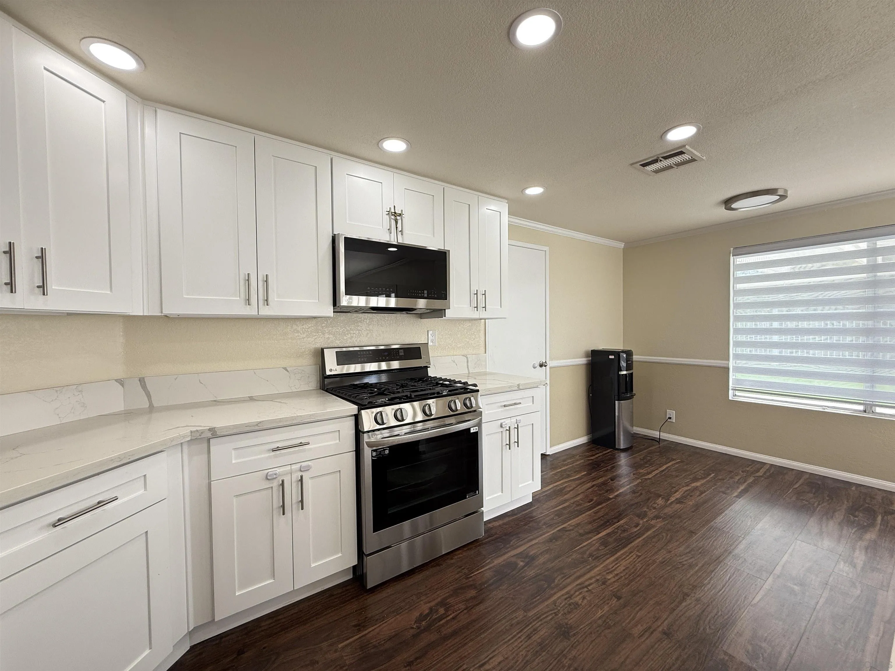 https://cdn.realtyfeed.com/cdn/127/250024293/9a4815759e93684f051b70b37384d169.webp
