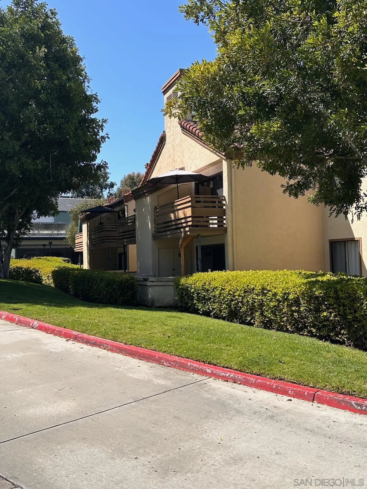 Photo #2: 250024303 Listing 